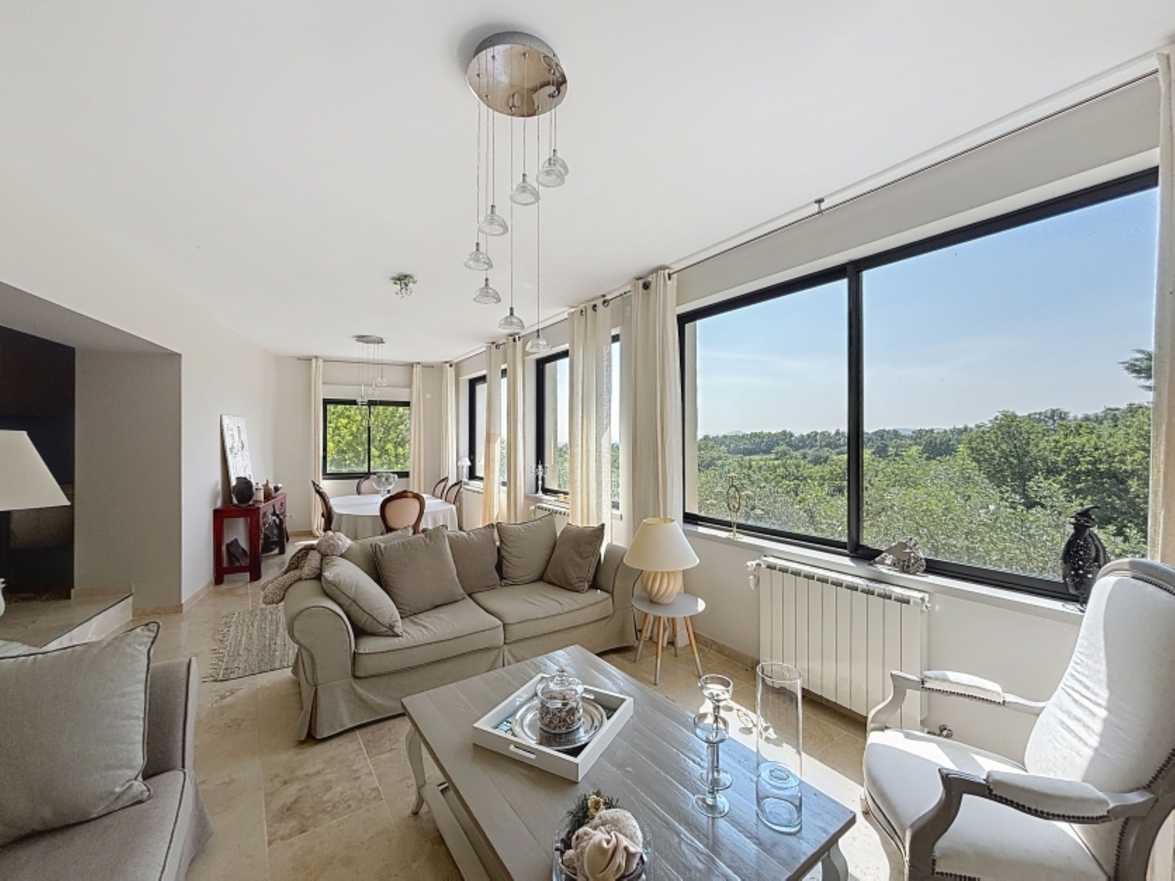Propriété en France à vendre à Barjac, Gard - €1 850 000 - photo 