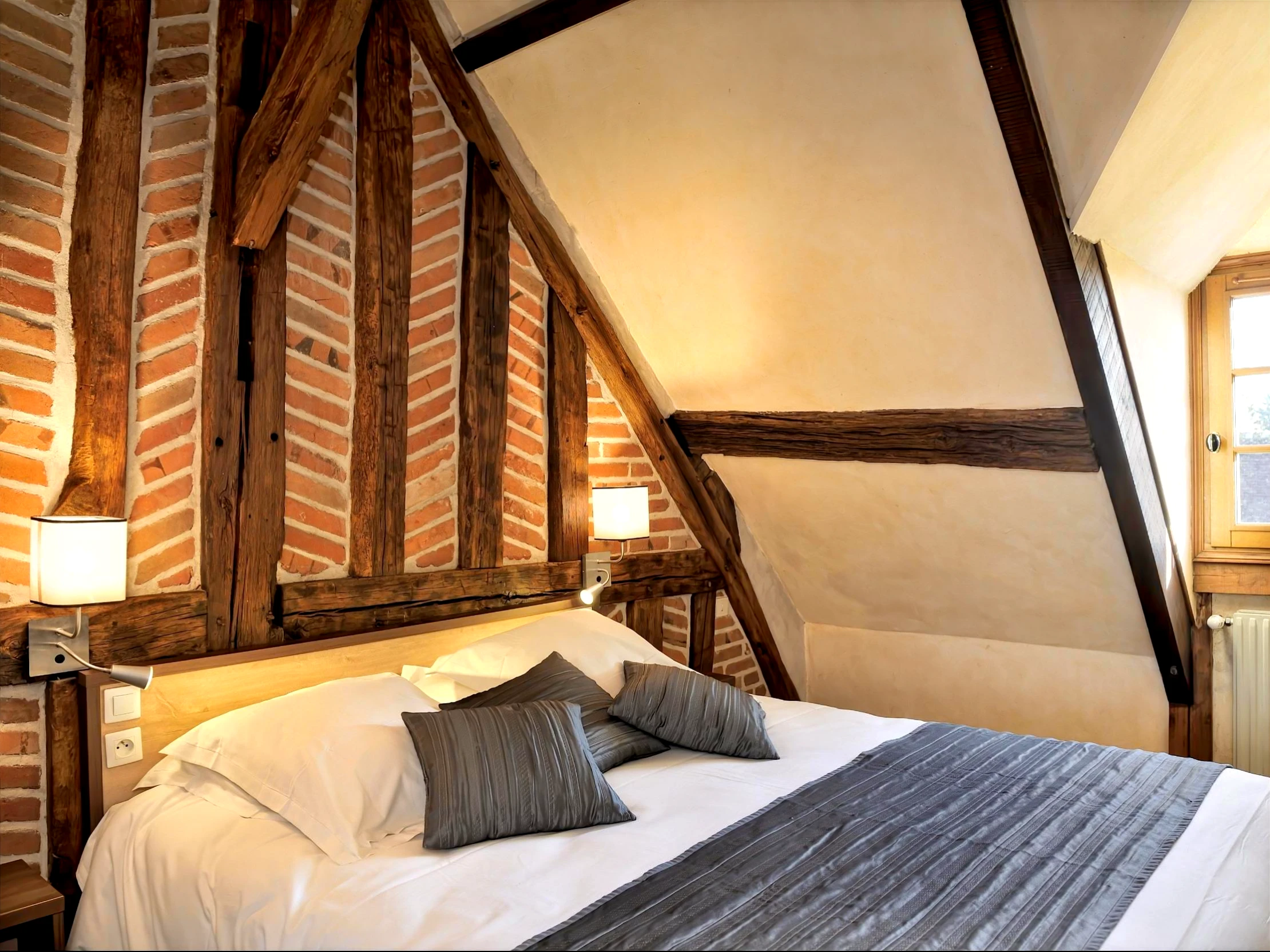 French property for sale in Blois, Loir-et-Cher - €639,053 - photo 
