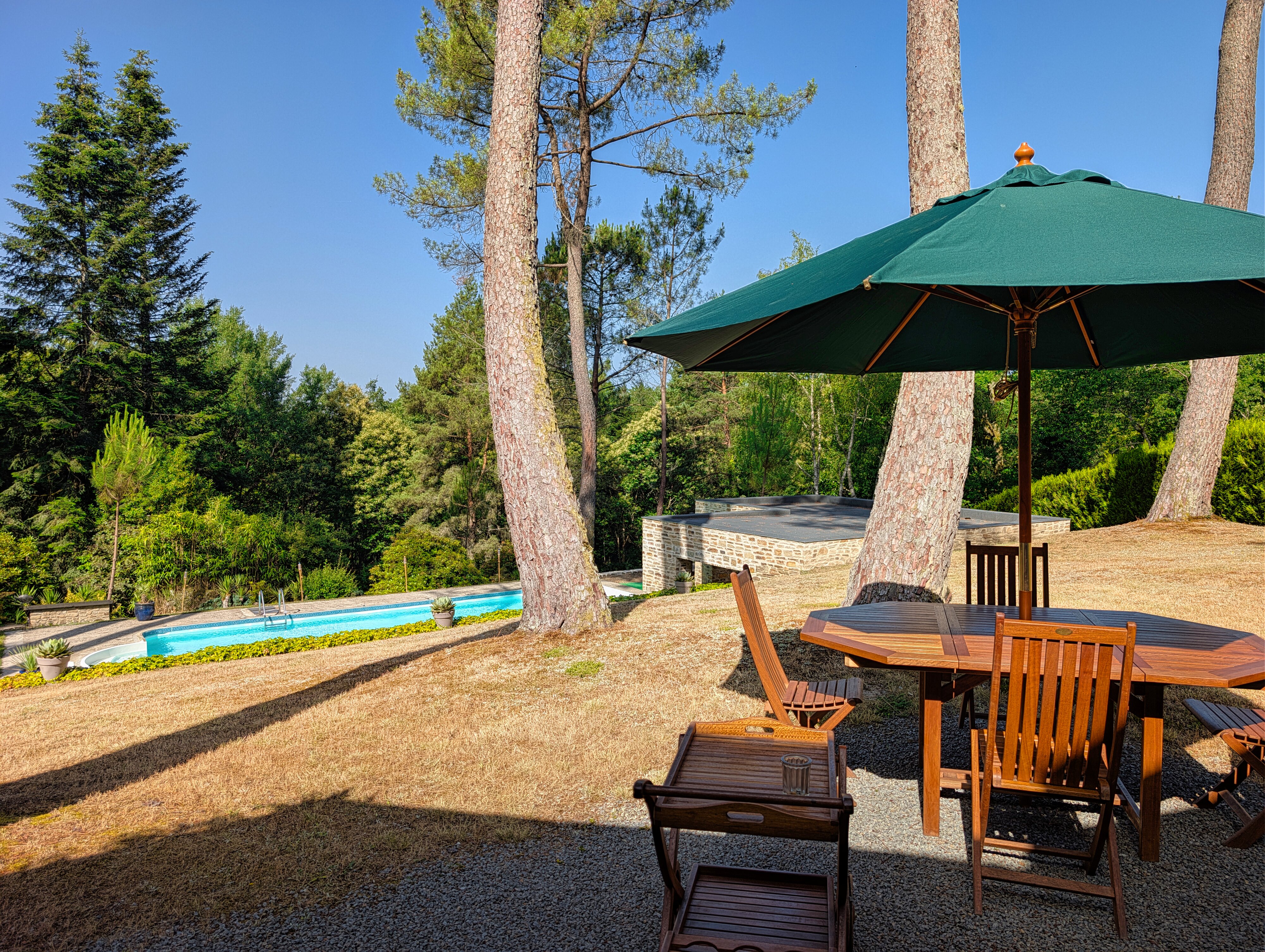 Propriété en France à vendre à Ambazac, Haute-Vienne - €530 000 - photo 