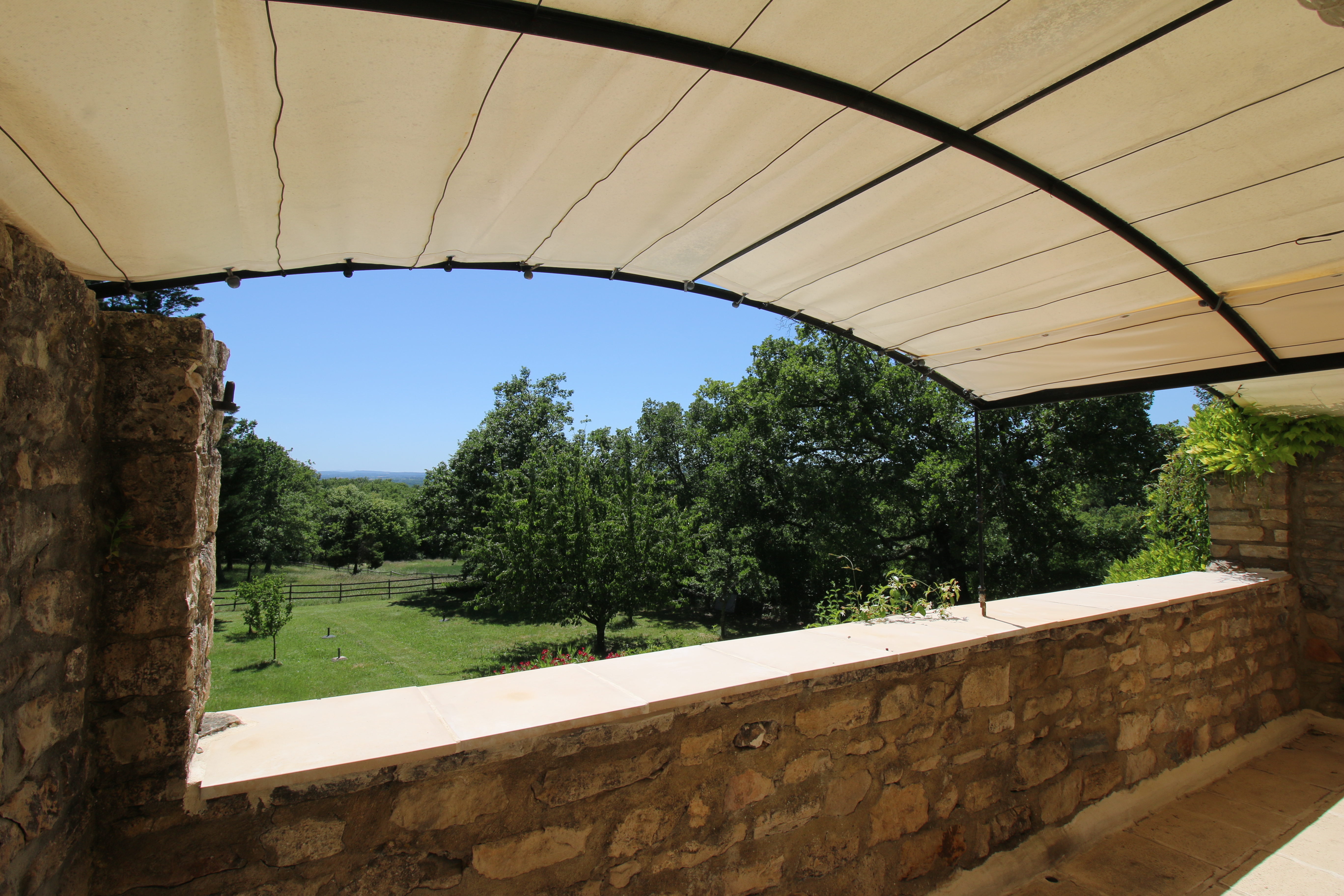 Propriété en France à vendre à Barjac, Gard - €1 850 000 - photo 
