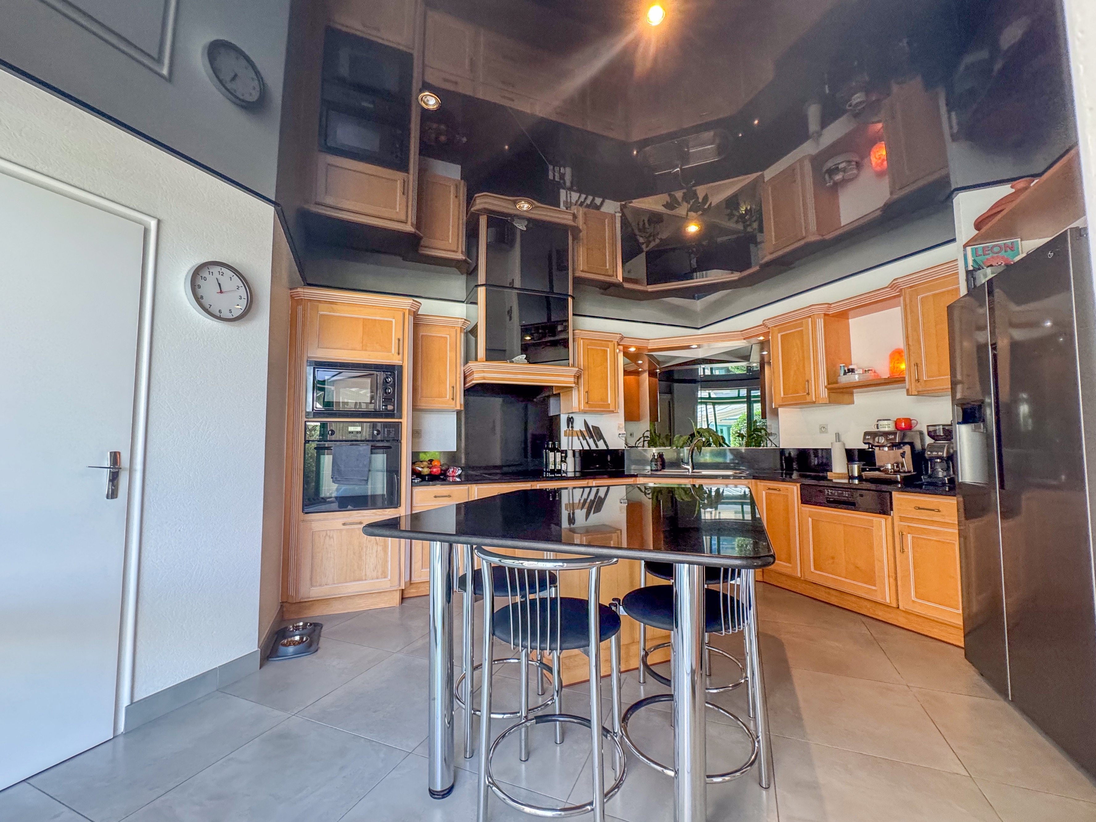 French property for sale in Combrand, Deux-Sèvres - €690,000 - photo 