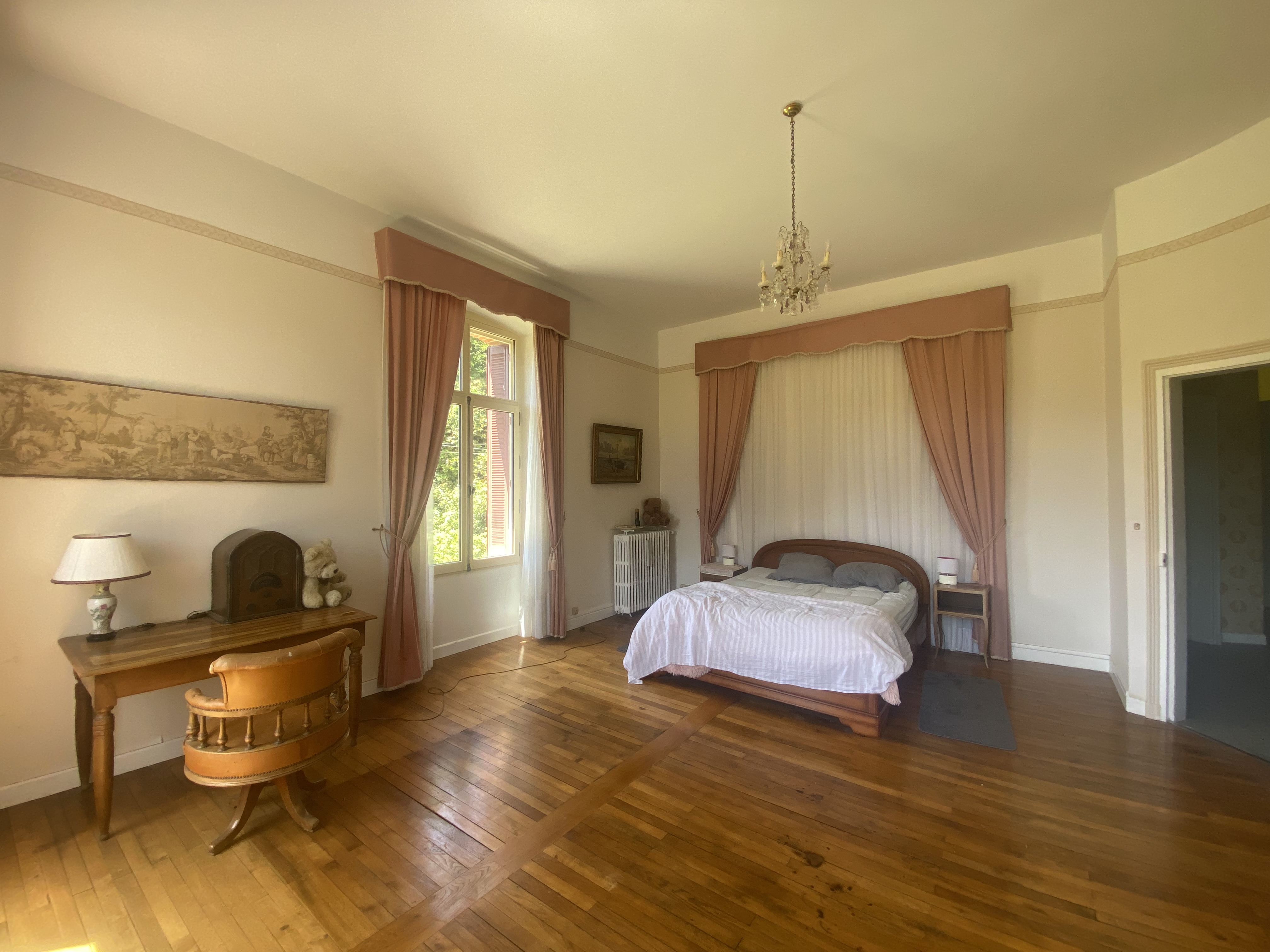 Propriété en France à vendre à Condat-sur-Ganaveix, Corrèze - €699 990 - photo 