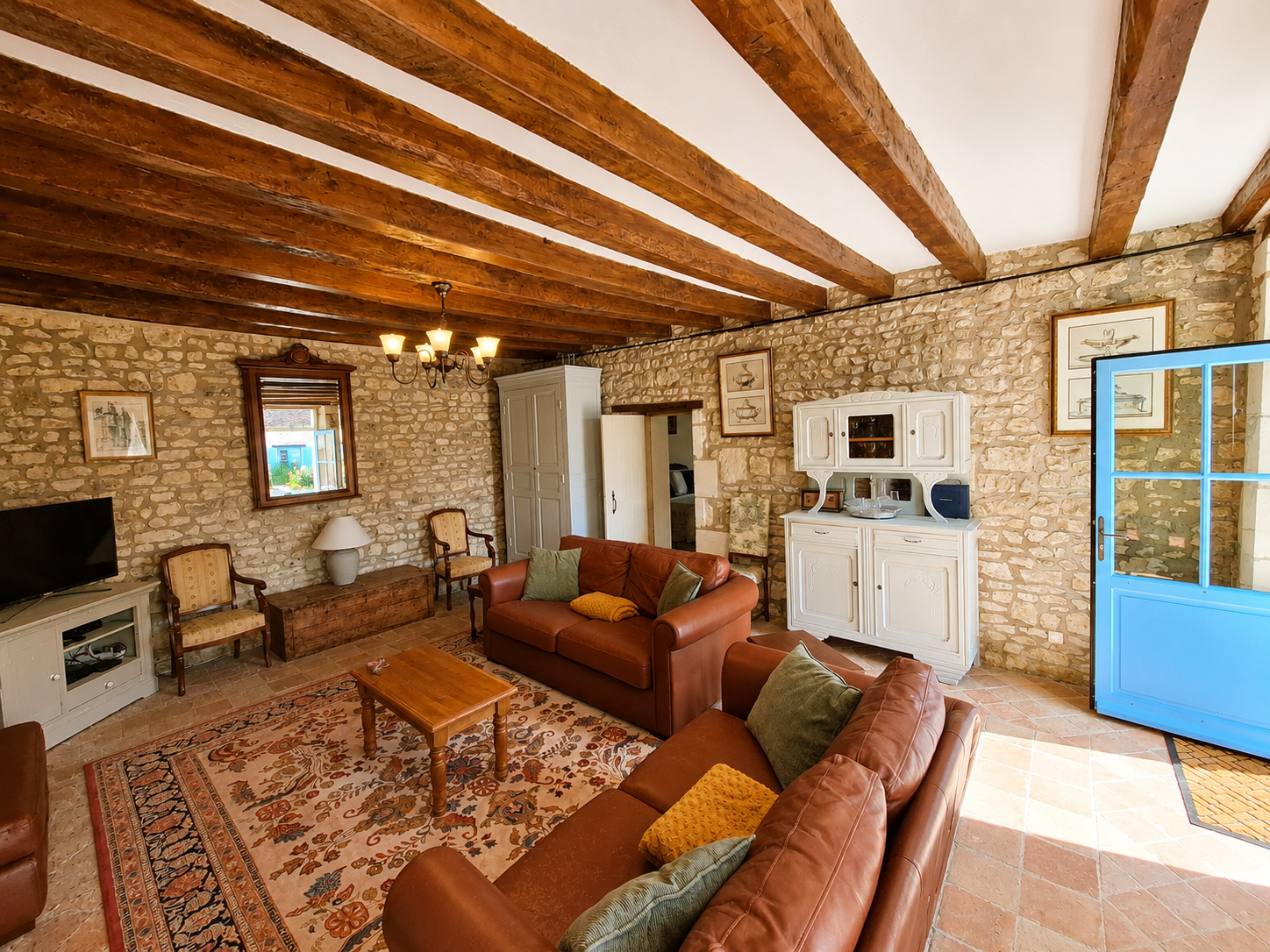 Propriété en France à vendre à Luzé, Indre-et-Loire - €800 000 - photo 