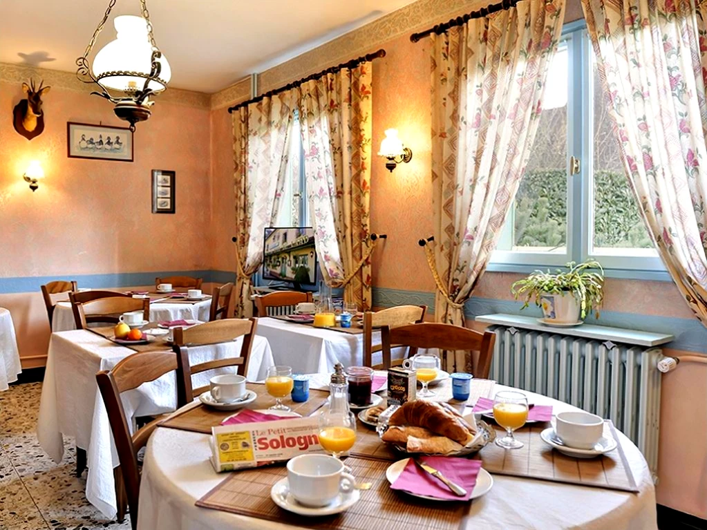 French property for sale in Blois, Loir-et-Cher - €639,053 - photo 