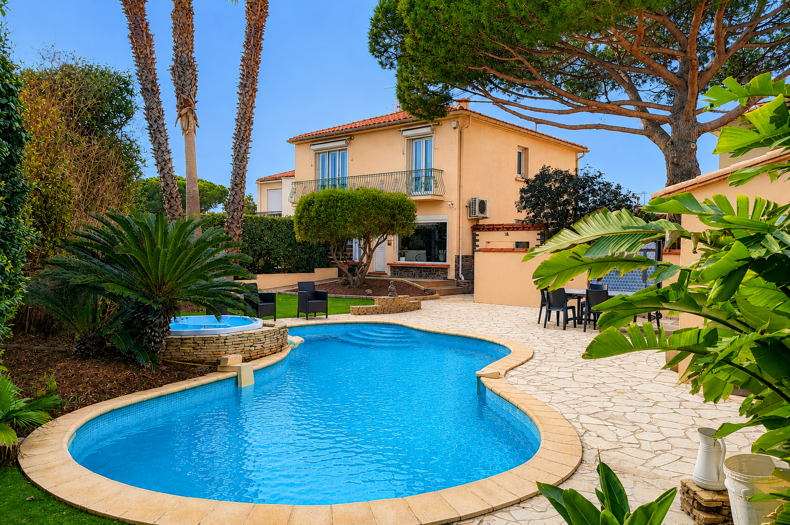 French property for sale in Canet-en-Roussillon, Pyrénées-Orientales - €549,000 - photo 