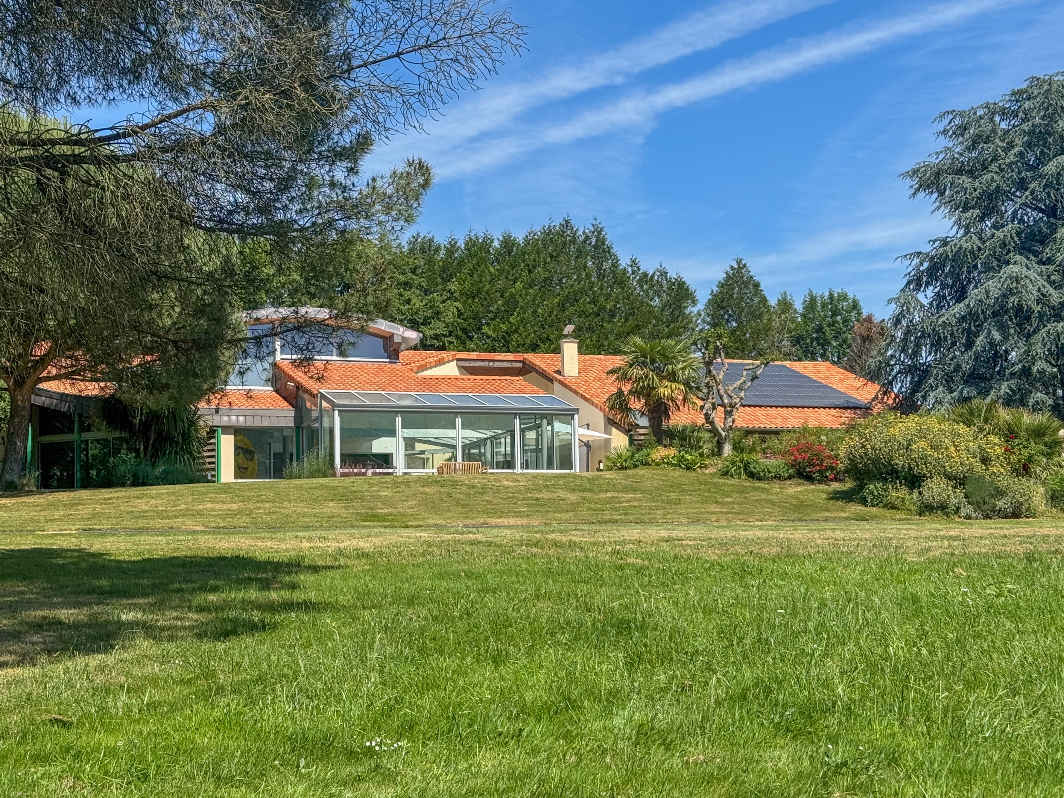 French property for sale in Combrand, Deux-Sèvres - €690,000 - photo 