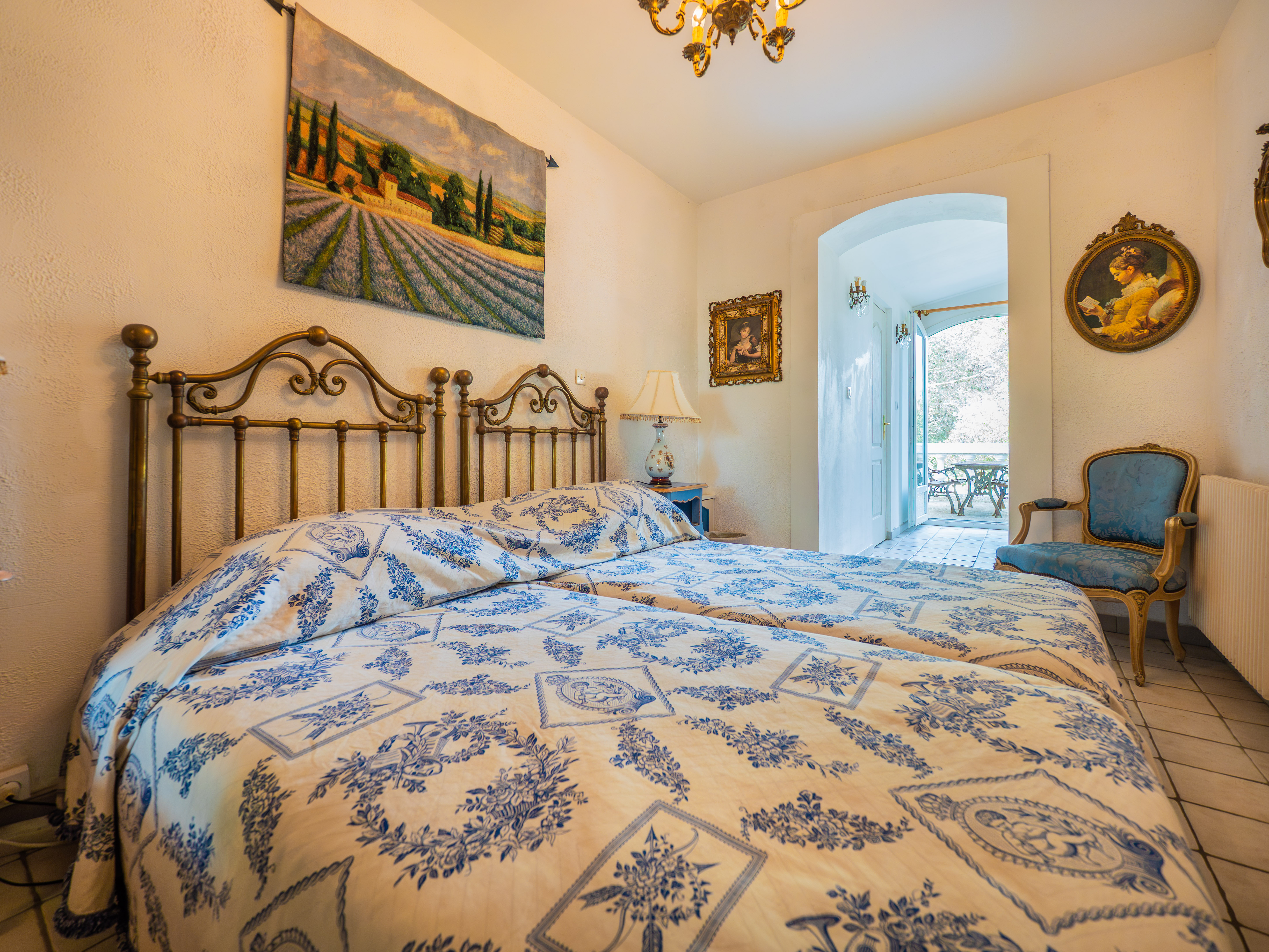 Propriété en France à vendre à Beaucaire, Gard - €949 000 - photo 