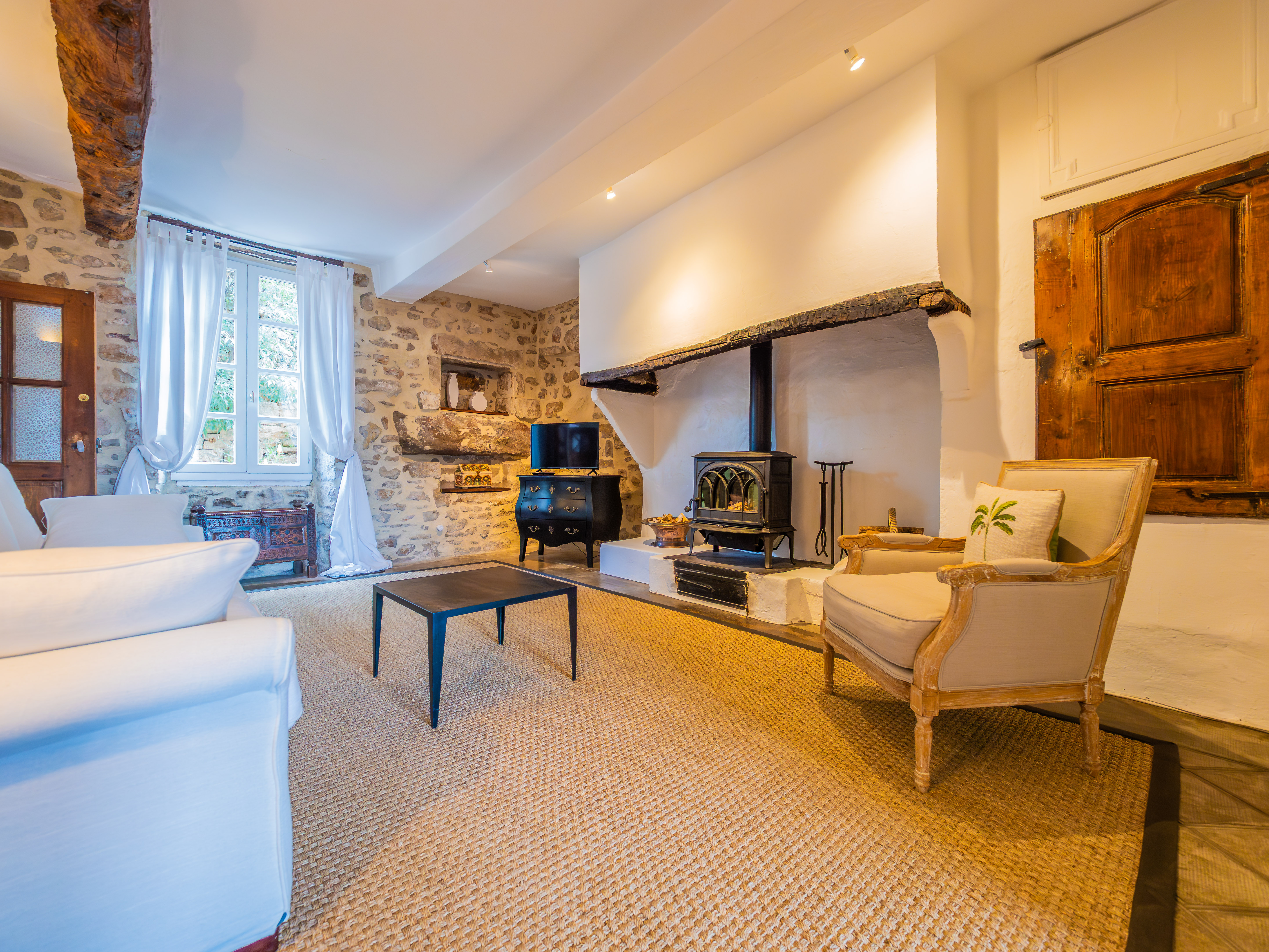 French property for sale in Lodève, Hérault - €1,175,000 - photo 