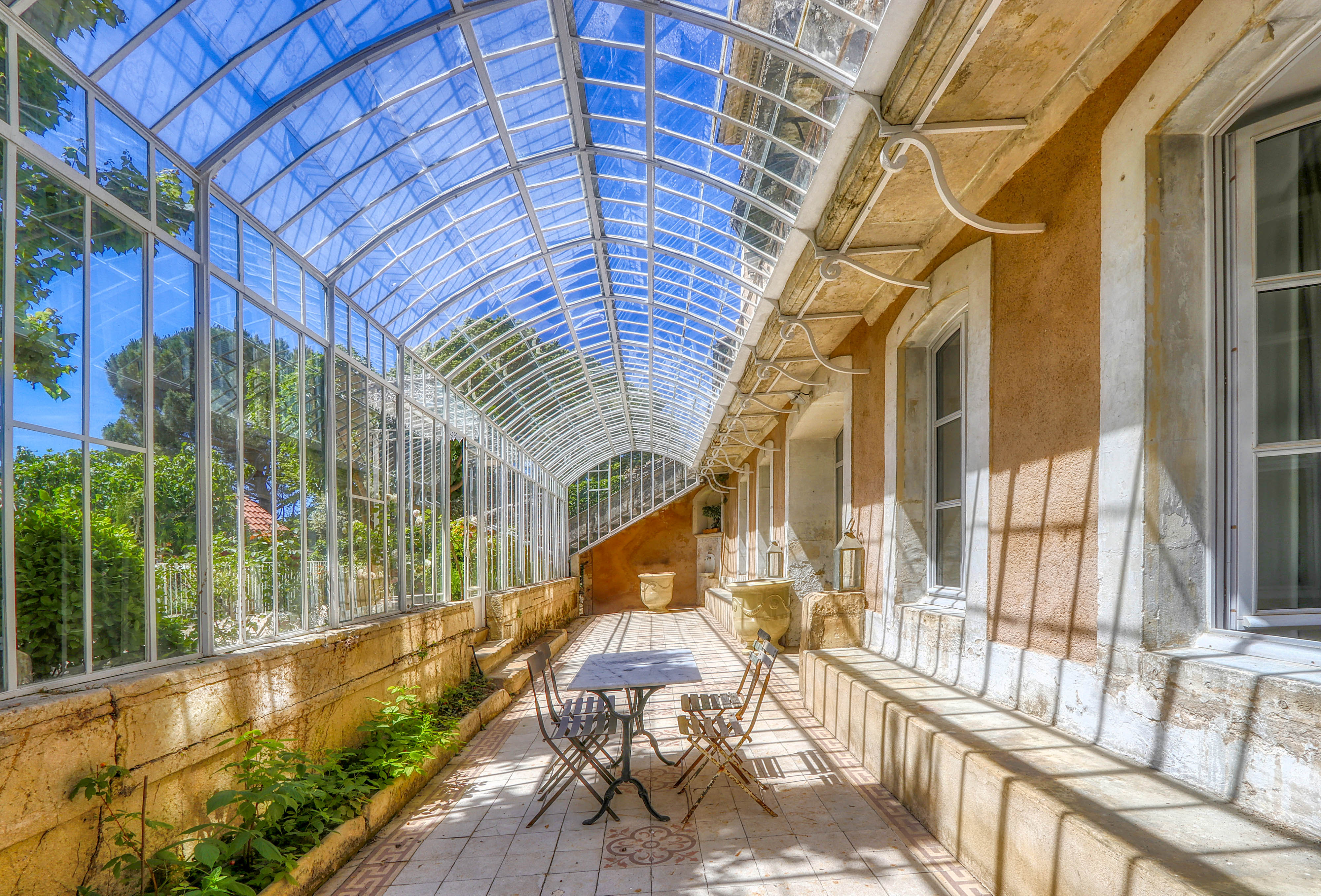 French property for sale in Apt, Vaucluse - €1,690,000 - photo 