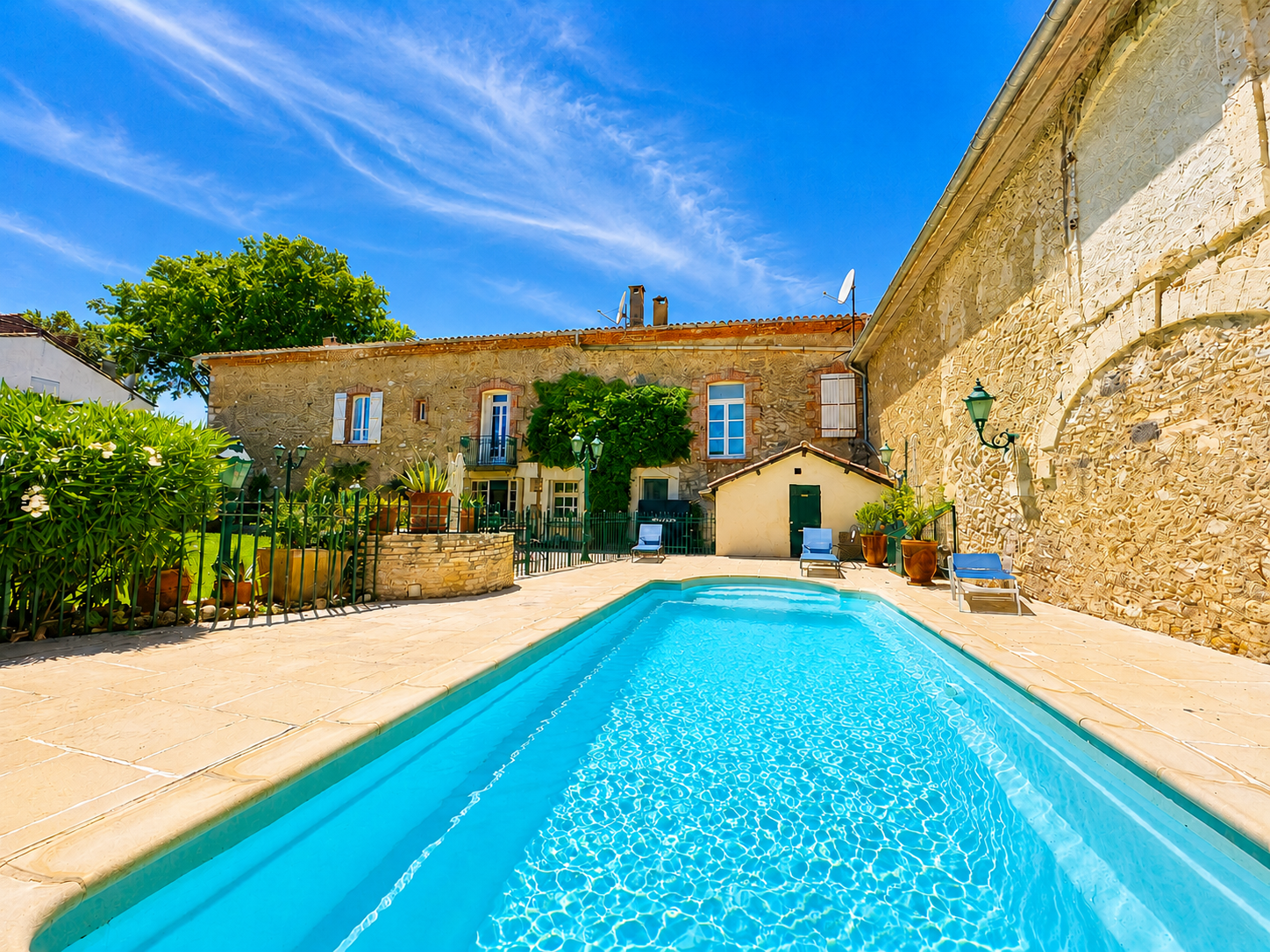French property for sale in Magalas, Hérault - €569,000 - photo 