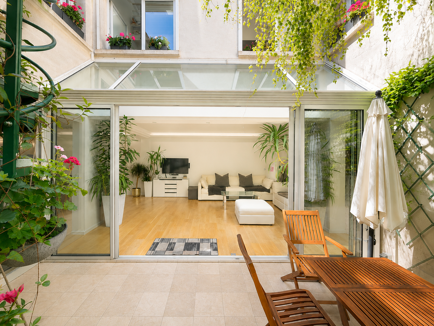 French property for sale in Paris 16e Arrondissement, Paris - €2,500,000 - photo 