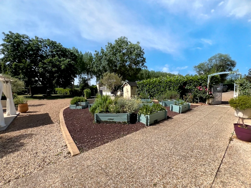 French property for sale in Varennes-sur-Loire, Maine-et-Loire - €750,000 - photo 