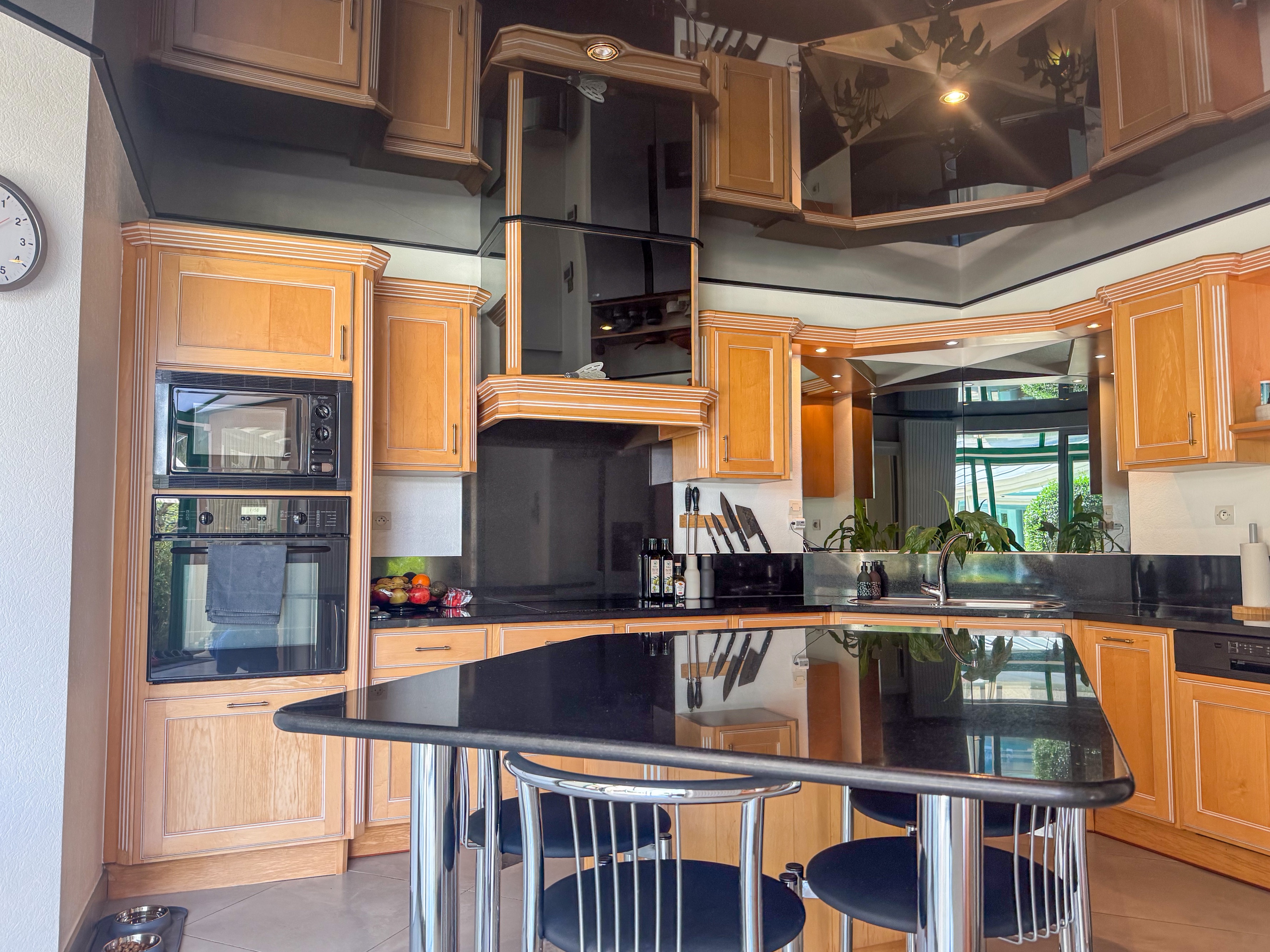 French property for sale in Combrand, Deux-Sèvres - €690,000 - photo 