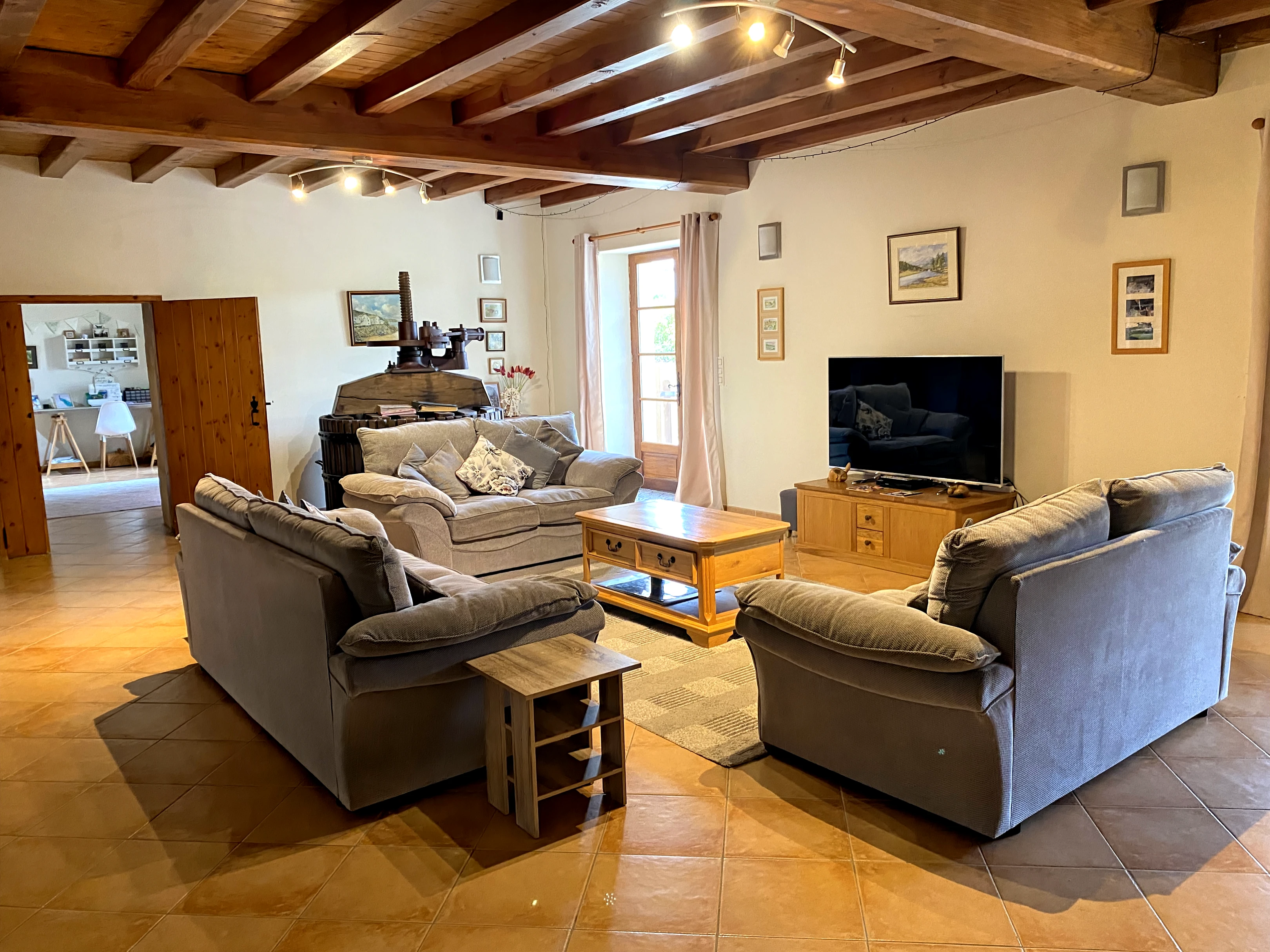 Propriété en France à vendre à Angeac-Champagne, Charente - €475 000 - photo 