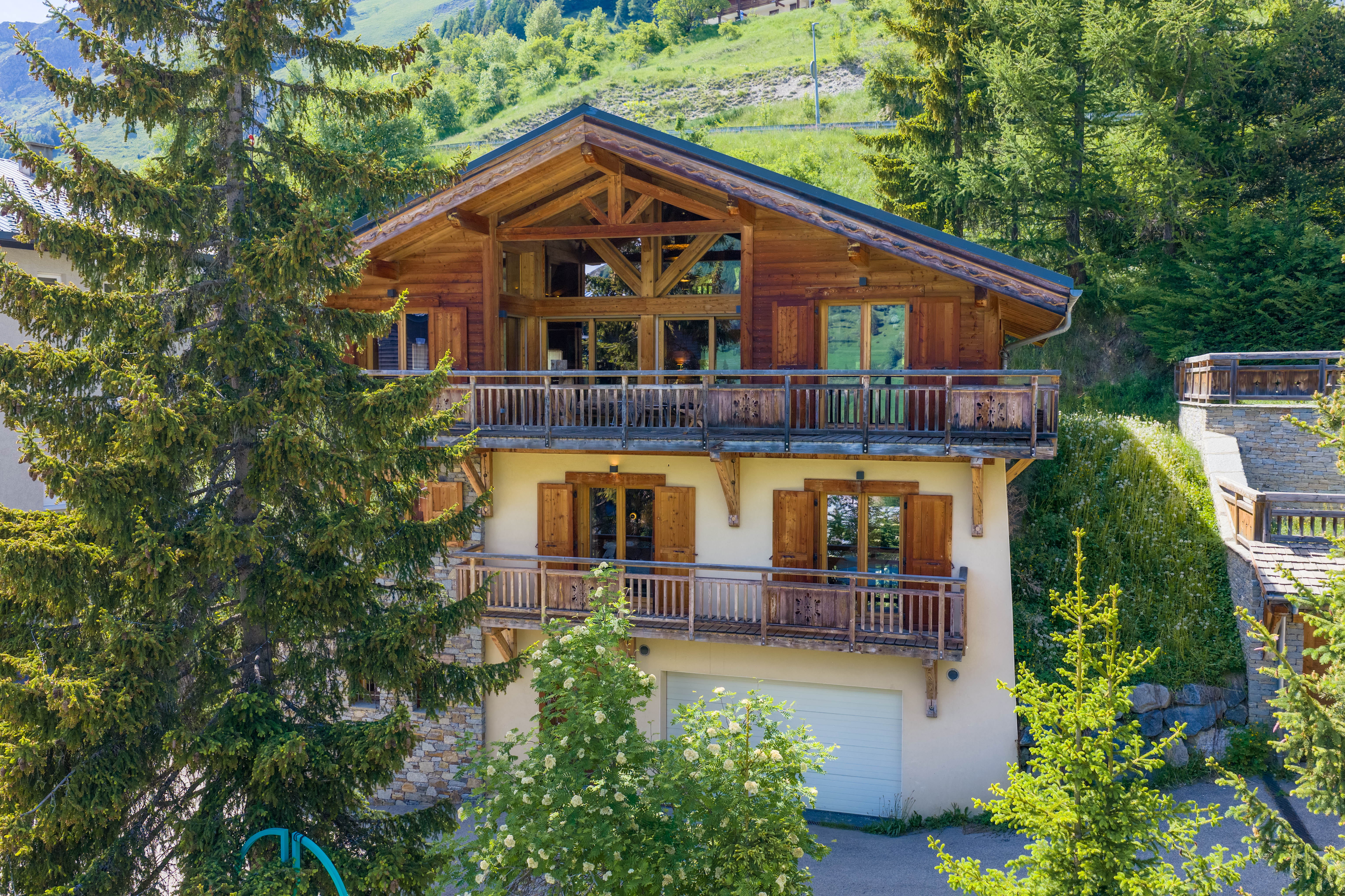 French property for sale in Les Deux Alpes, Isère - €2,800,000 - photo 