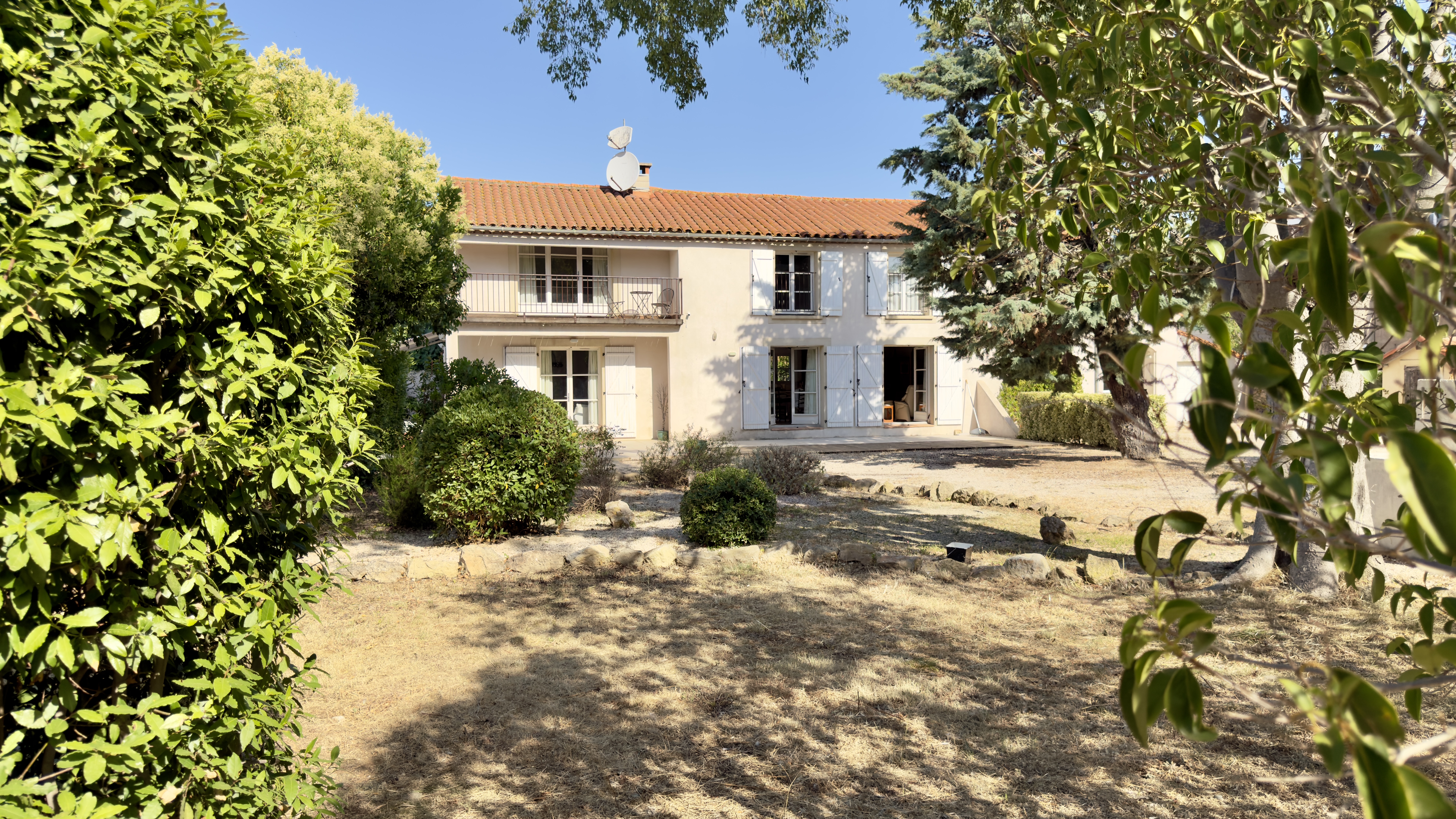 Propriété en France à vendre à Saint-Nazaire-d'Aude, Aude - €795 000 - photo 