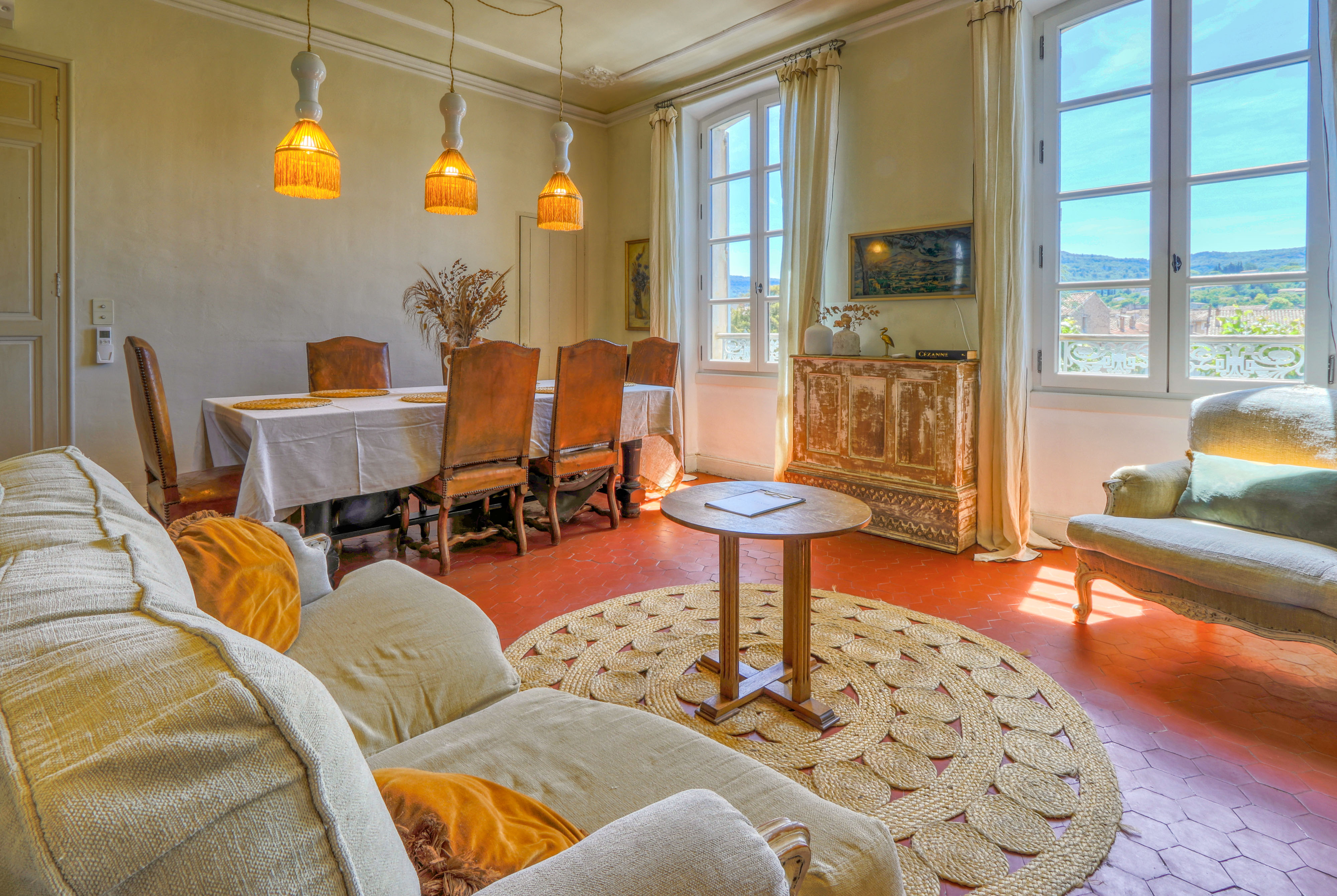 French property for sale in Apt, Vaucluse - €1,690,000 - photo 