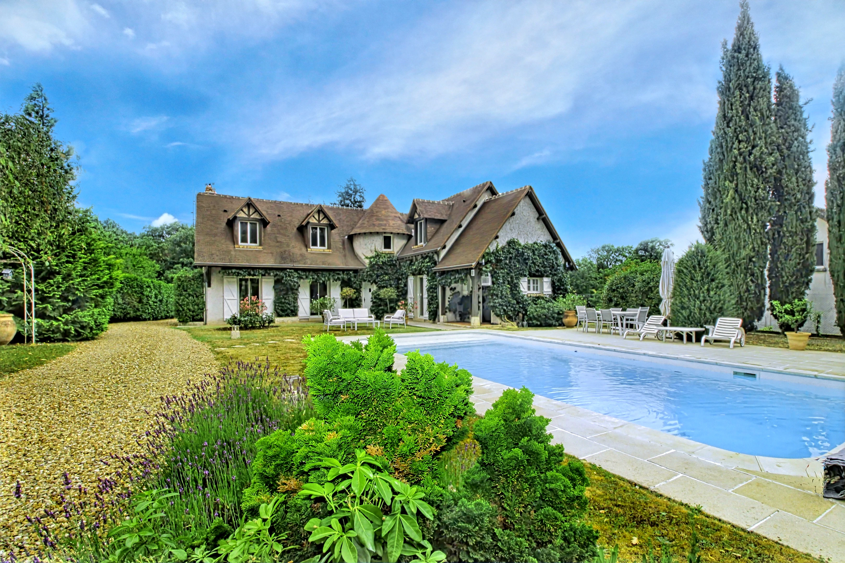 Propriété en France à vendre à Mer, Loir-et-Cher - €649 000 - photo 