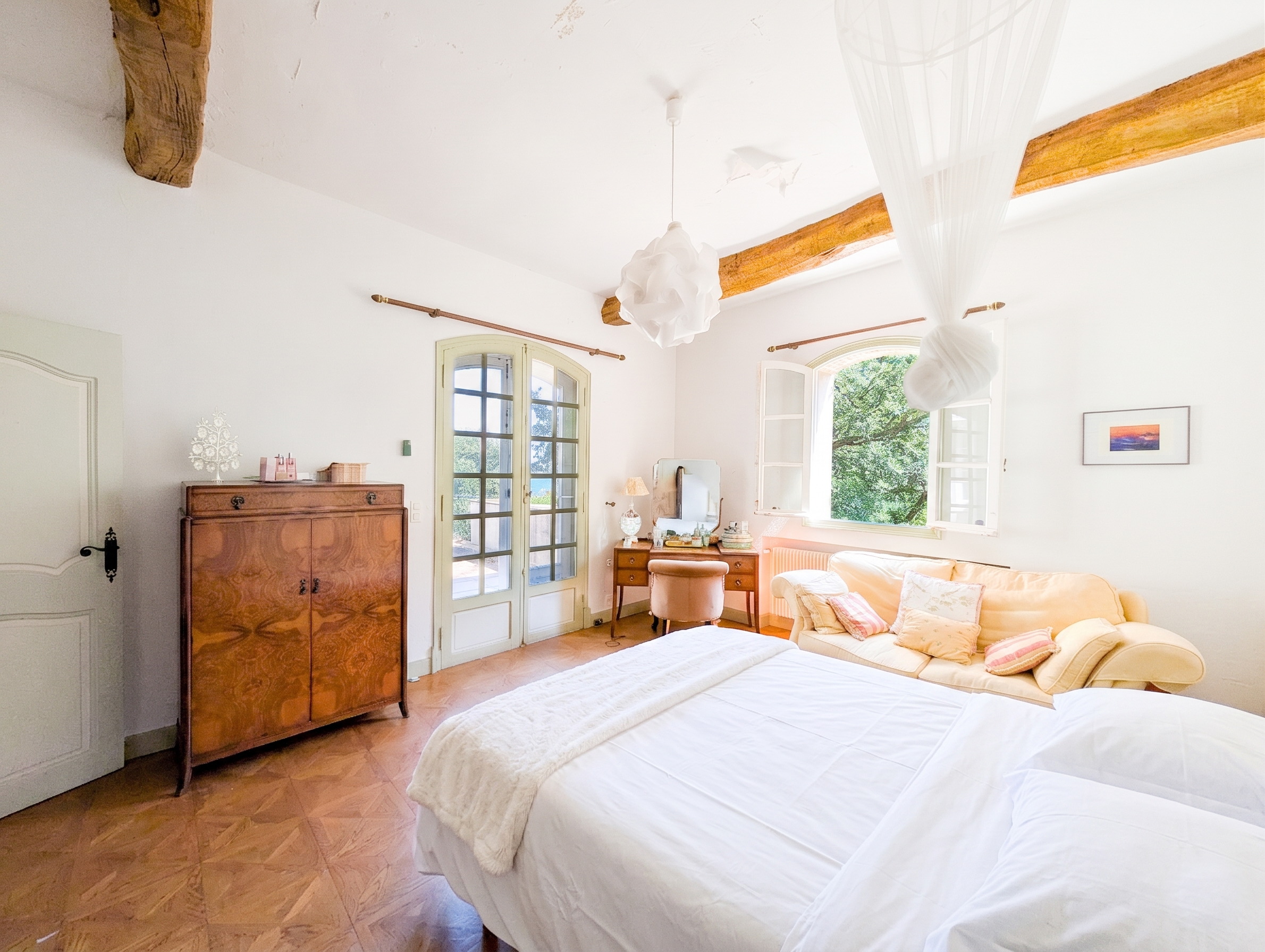 French property for sale in Carros, Alpes-Maritimes - €895,000 - photo 