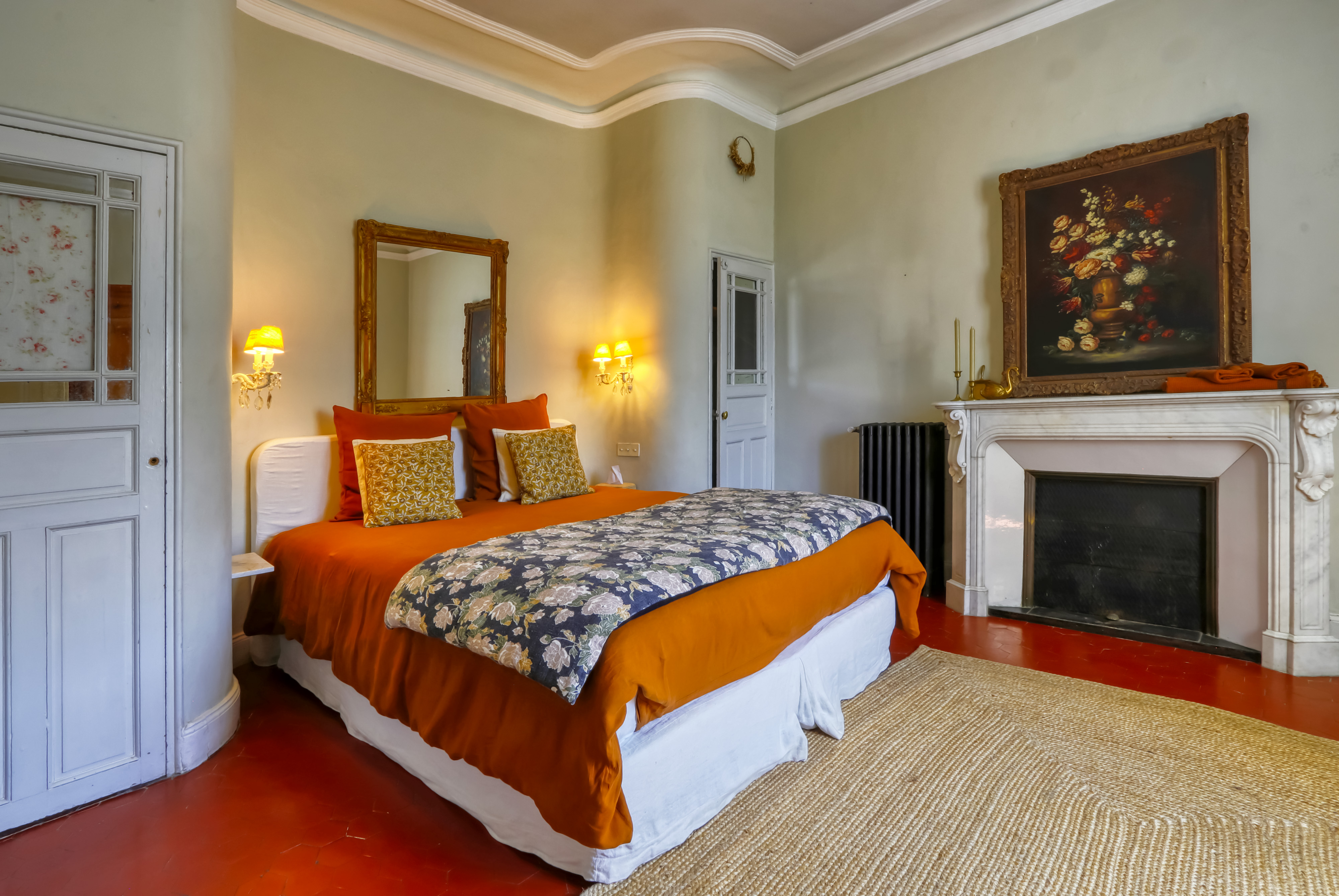 French property for sale in Apt, Vaucluse - €1,690,000 - photo 