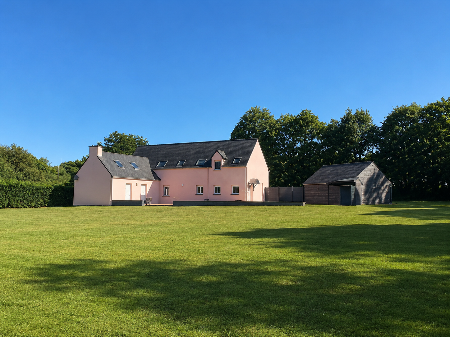 Propriété en France à vendre à Radenac, Morbihan - €495 000 - photo 