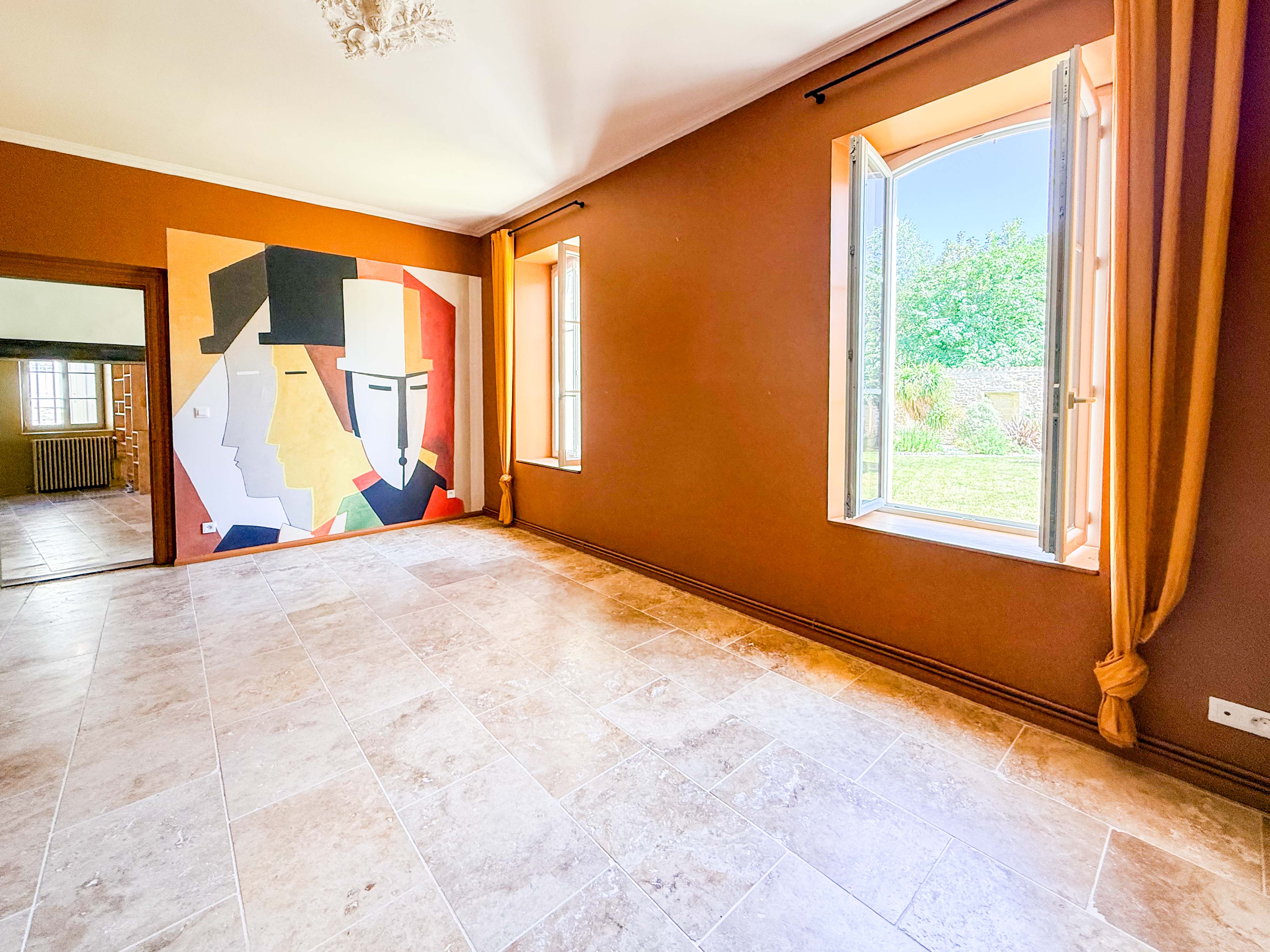 French property for sale in Saint-Jean-d'Angély, Charente-Maritime - €598,500 - photo 