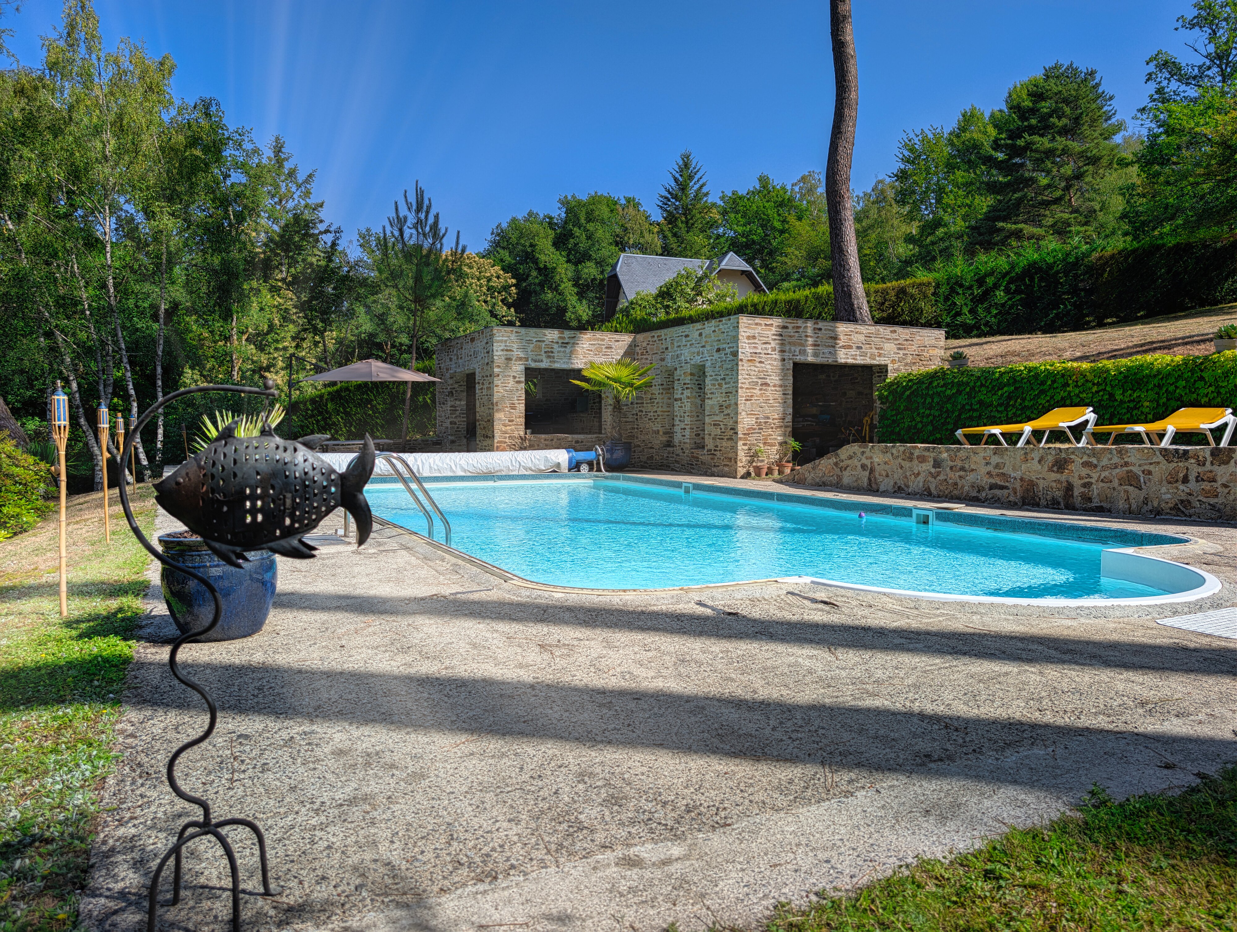 Propriété en France à vendre à Ambazac, Haute-Vienne - €530 000 - photo 