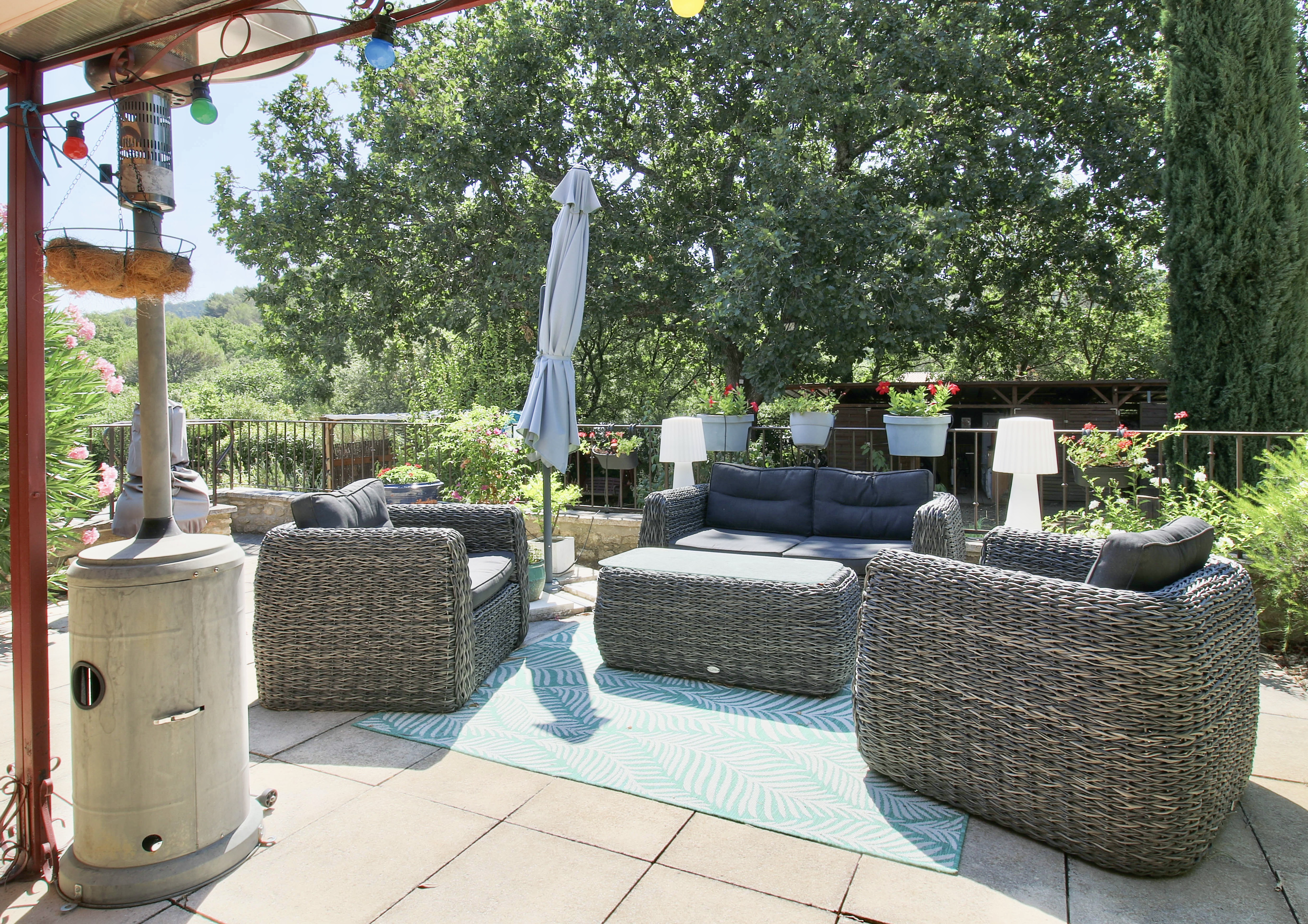 French property for sale in Apt, Vaucluse - €767,000 - photo 