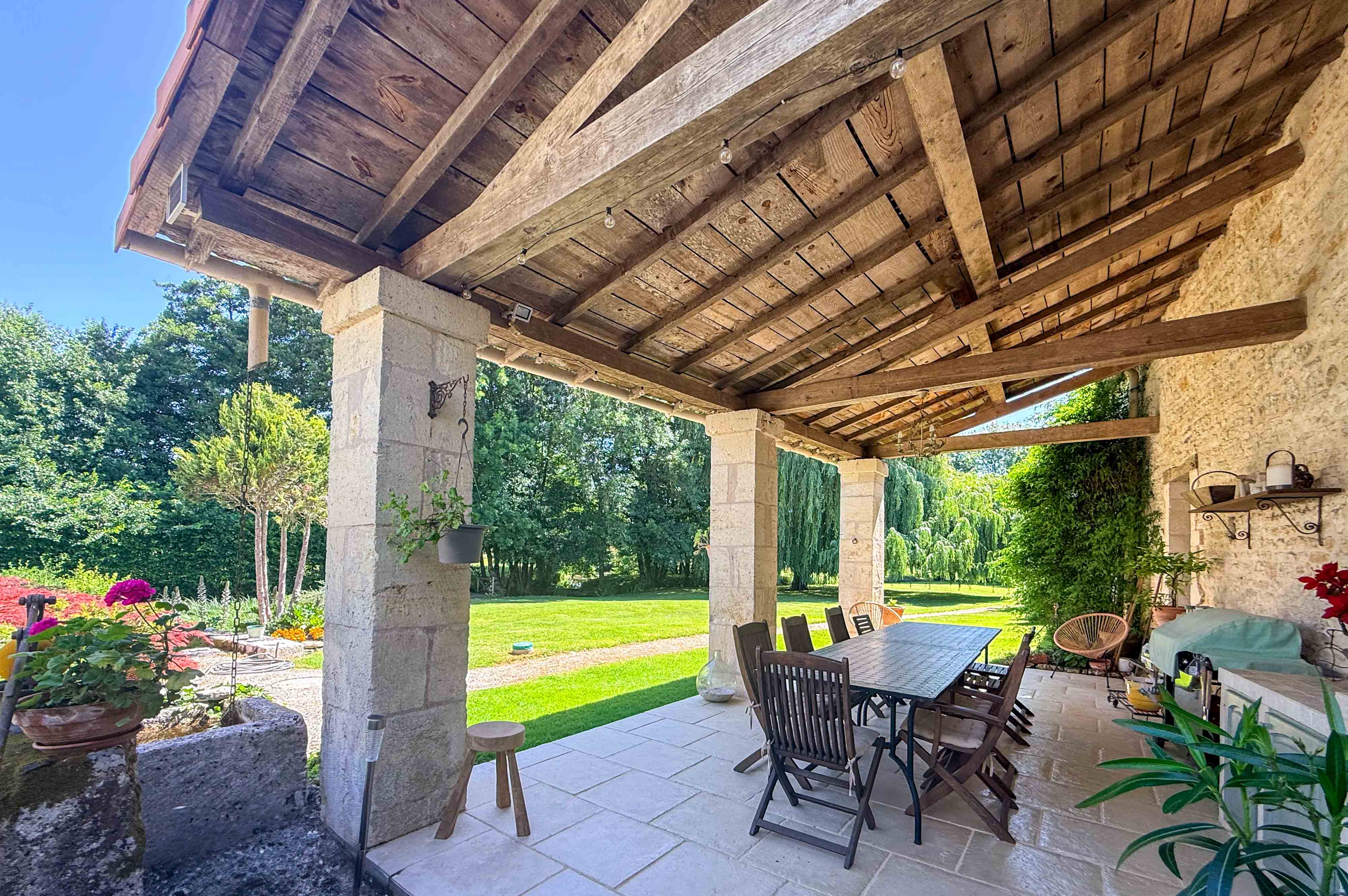 French property for sale in Saint-Hilaire-de-Villefranche, Charente-Maritime - €795,000 - photo 