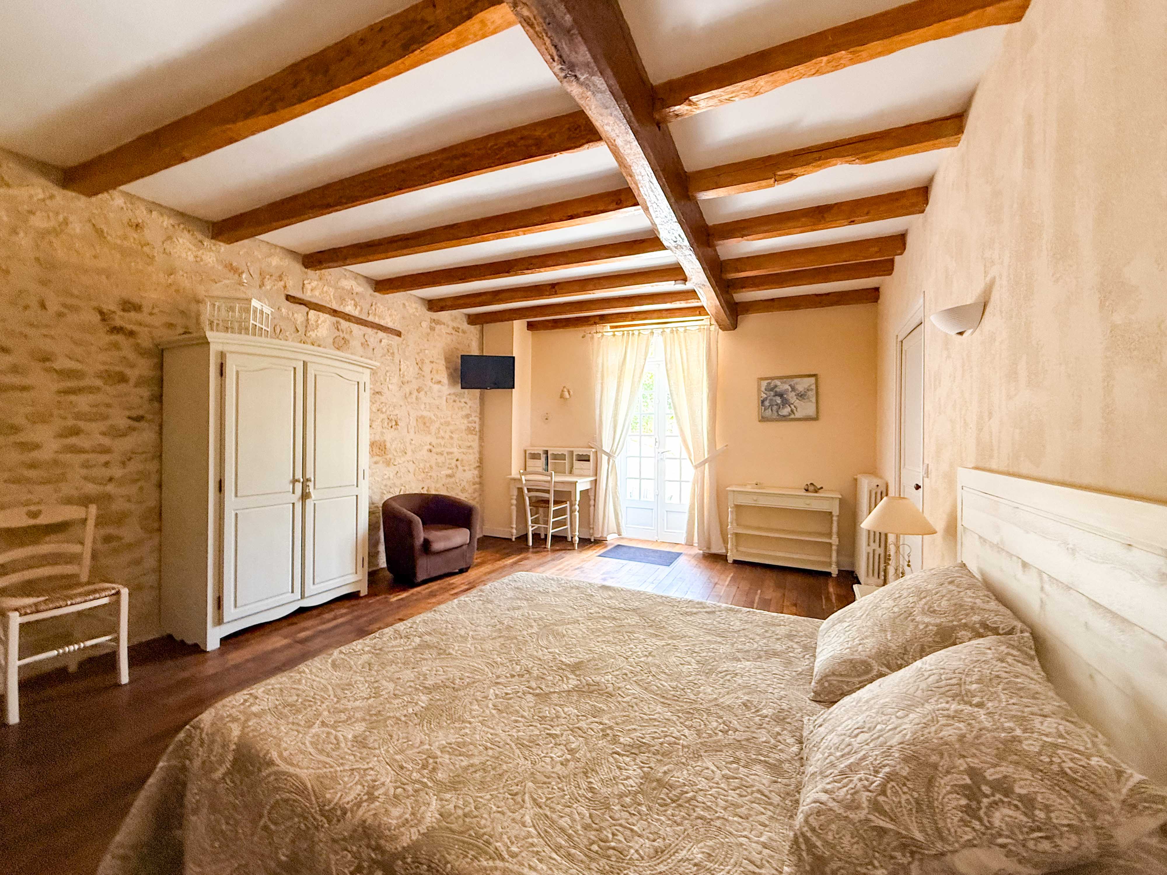 French property for sale in Saint-Hilaire-de-Villefranche, Charente-Maritime - €795,000 - photo 