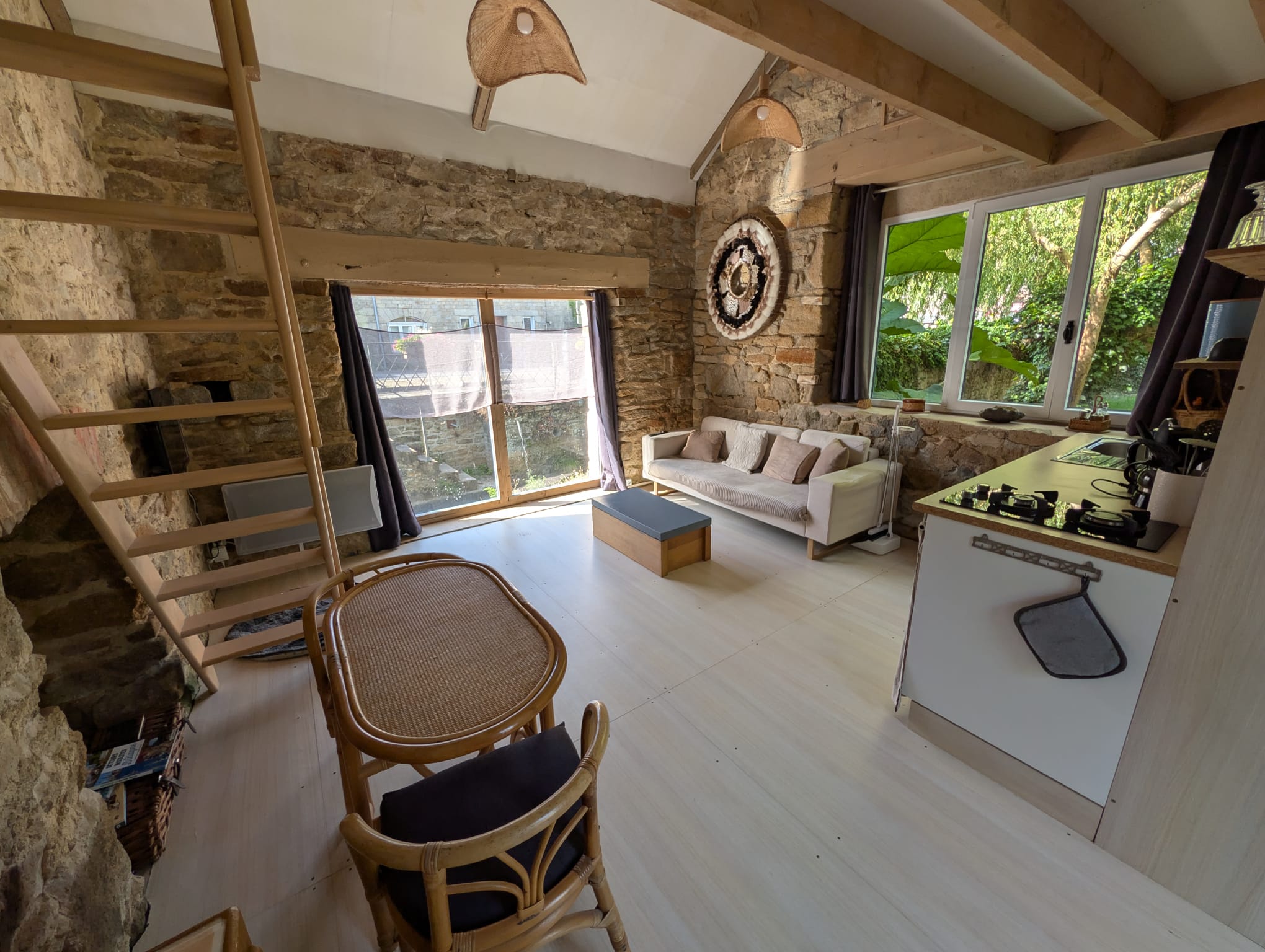 Propriété en France à vendre à Guerlesquin, Finistère - €540 600 - photo 
