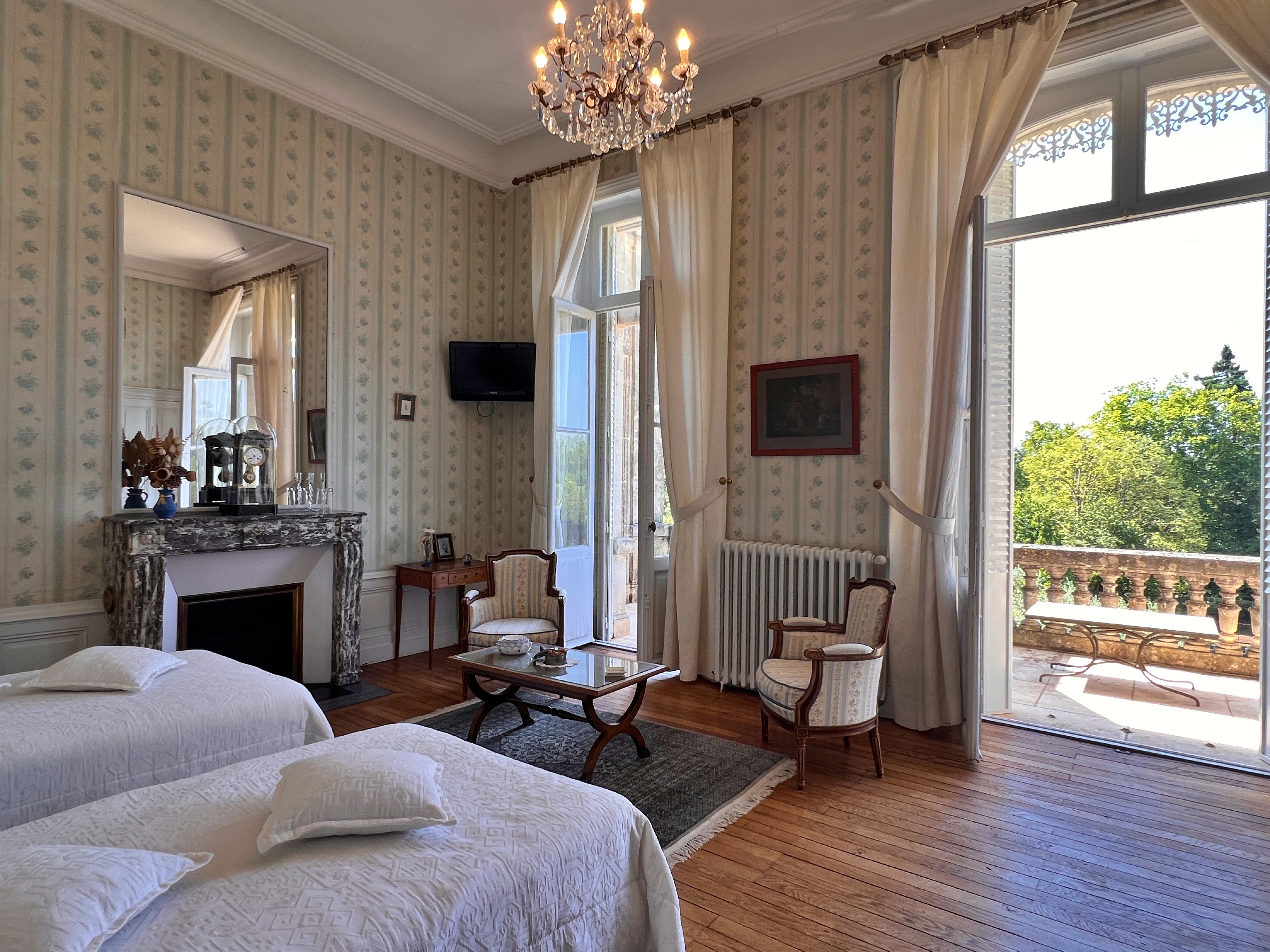 French property for sale in Jarnac, Charente - €3,286,000 - photo 