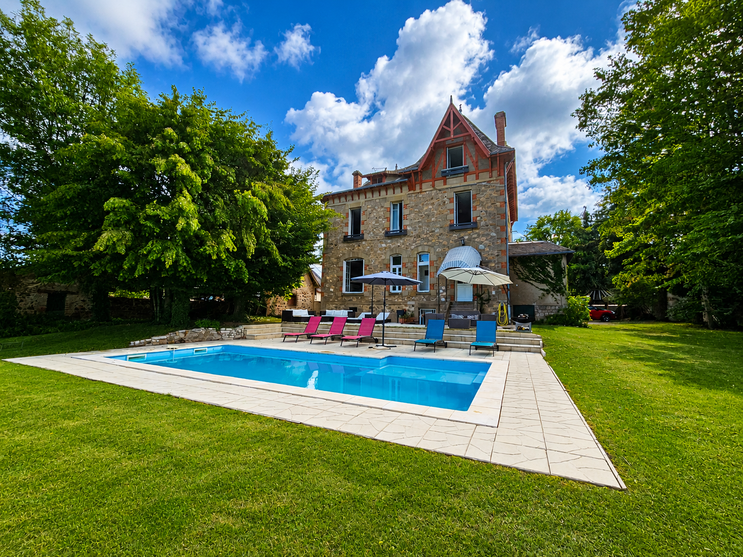 French property for sale in Cosne-d'Allier, Allier - €399,753 - photo 