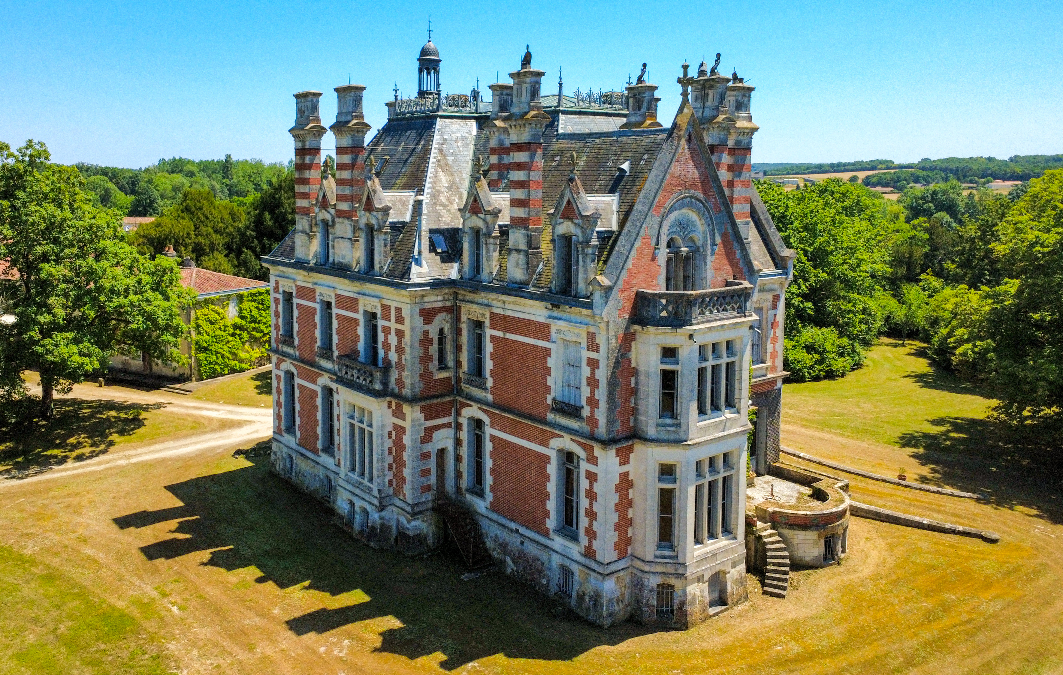 French property for sale in Oradour, Charente - €1,170,000 - photo 