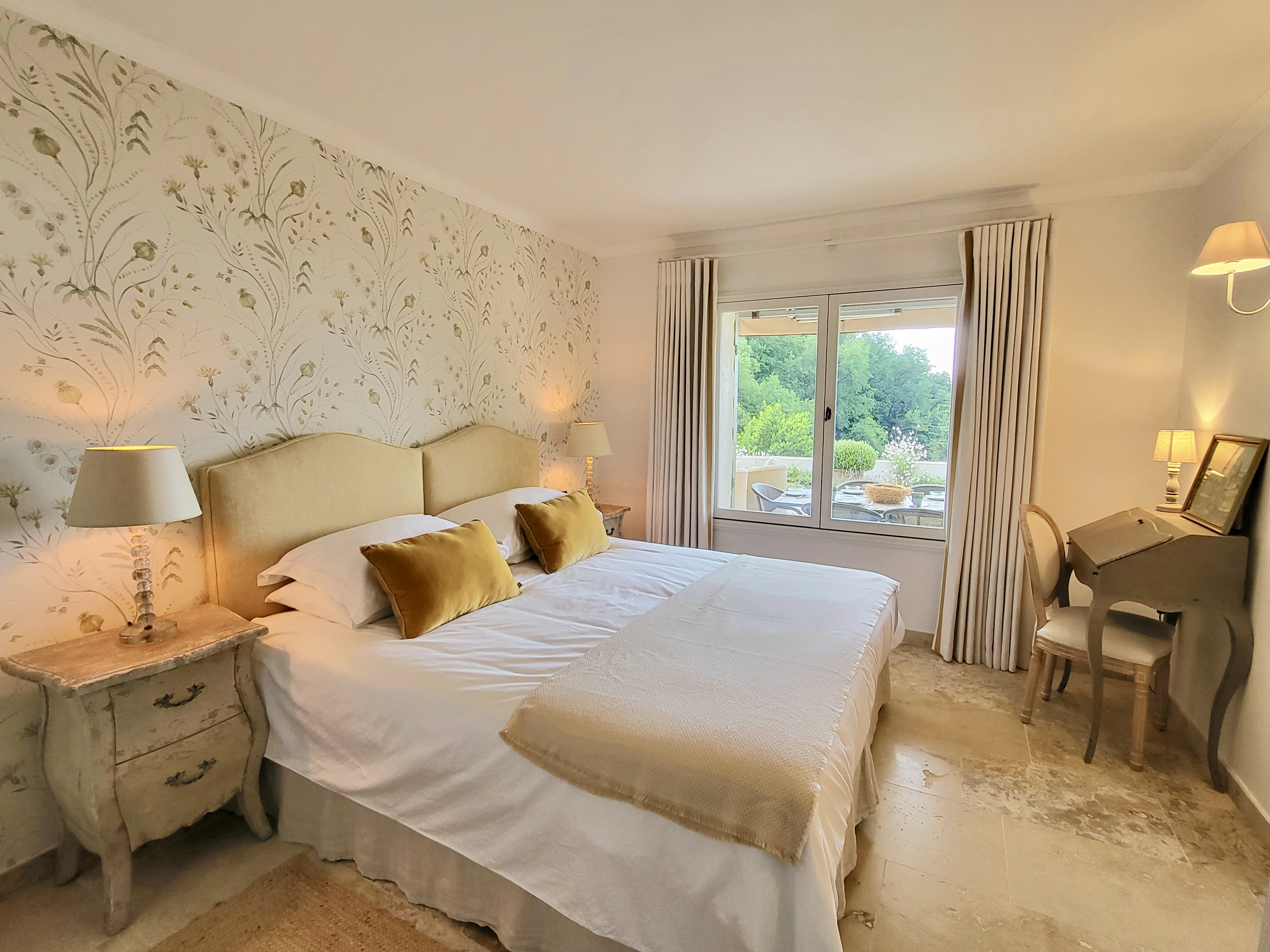 French property for sale in Vence, Alpes-Maritimes - €1,995,000 - photo 