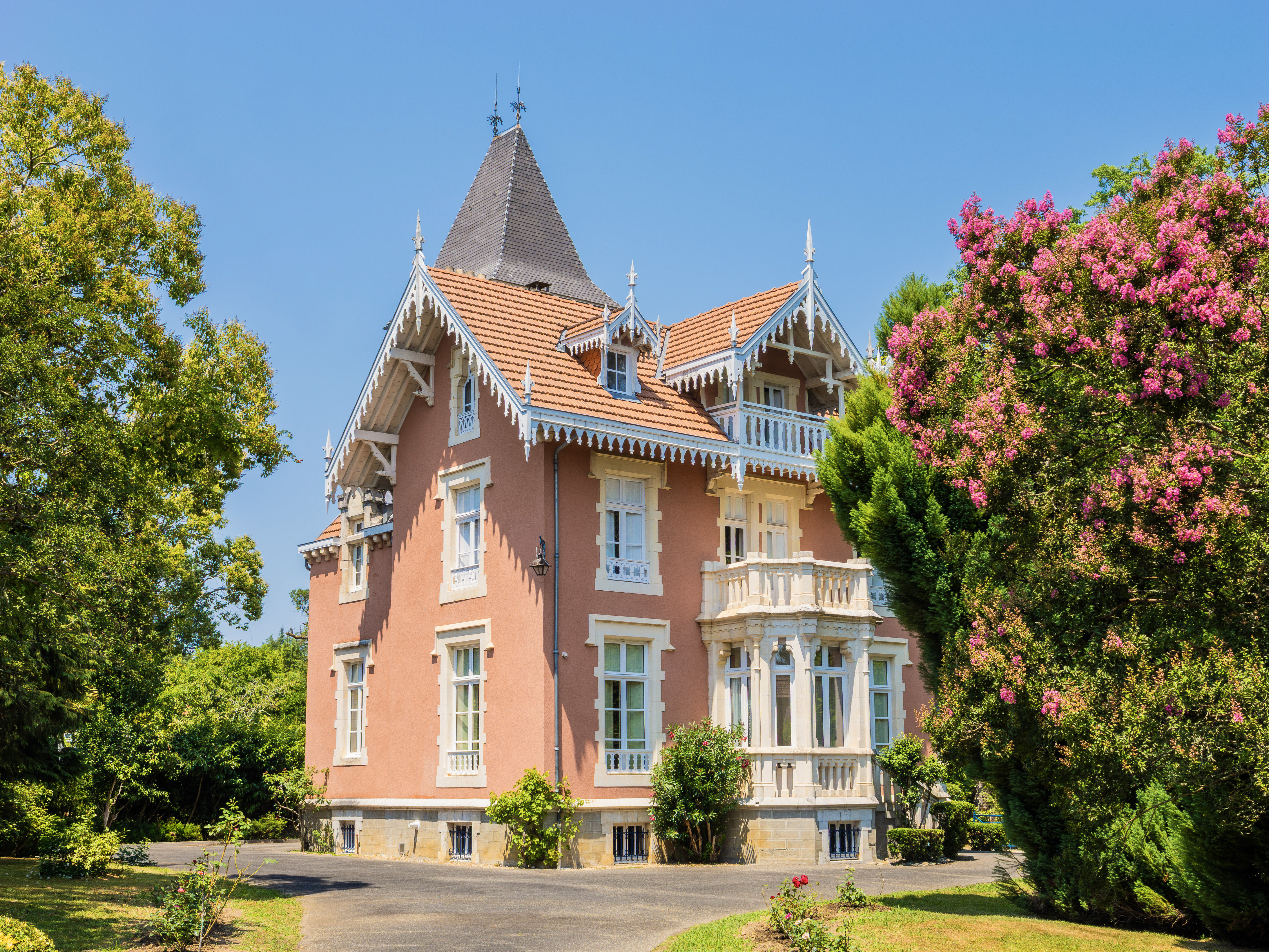 French property for sale in Salies-de-Béarn, Pyrénées-Atlantiques - €1,064,000 - photo 