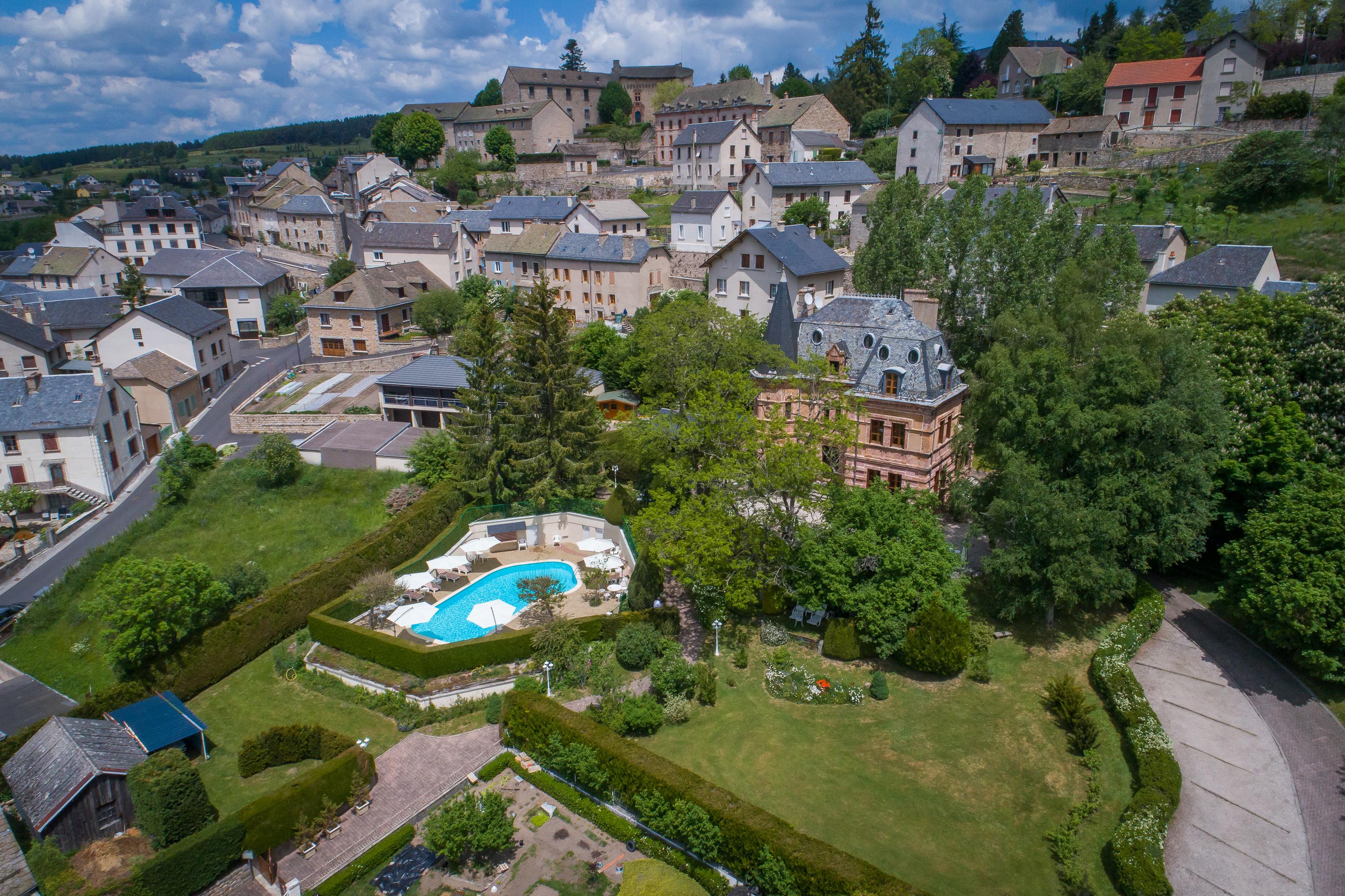 Propriété en France à vendre à Saint-Alban-sur-Limagnole, Lozère - €1 290 000 - photo 