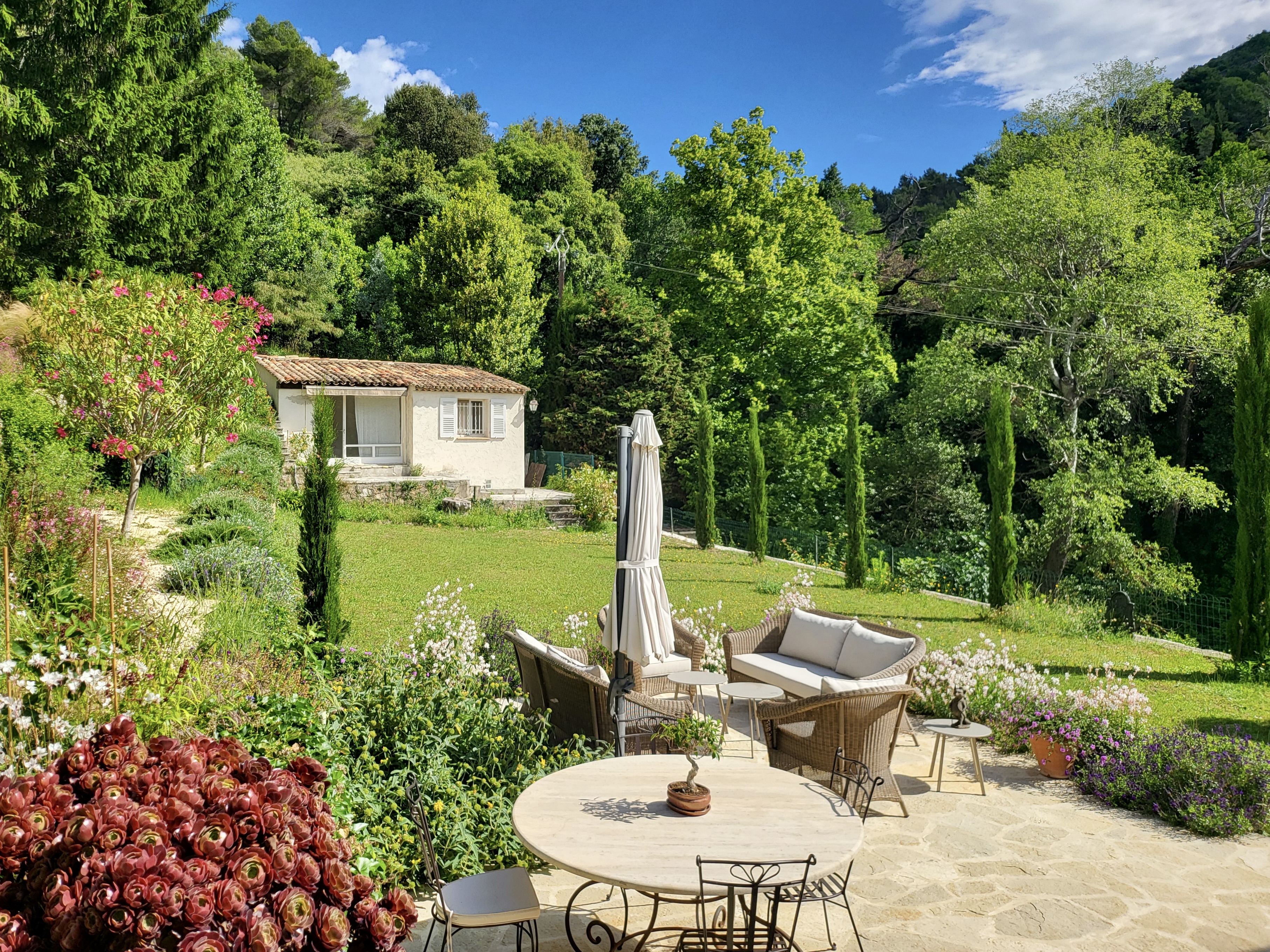 French property for sale in Vence, Alpes-Maritimes - €1,995,000 - photo 