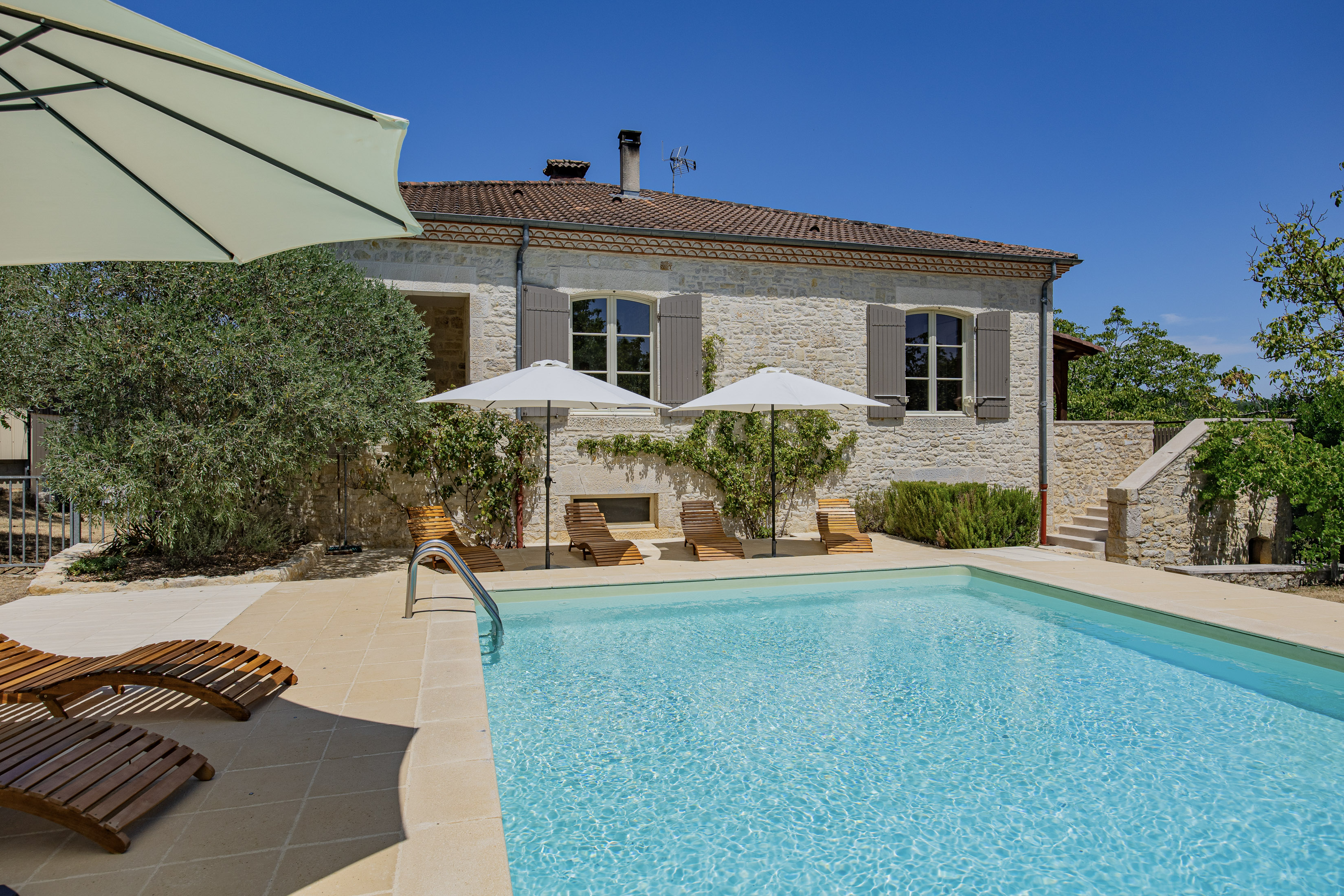 French property for sale in Thézac, Lot-et-Garonne - €860,000 - photo 