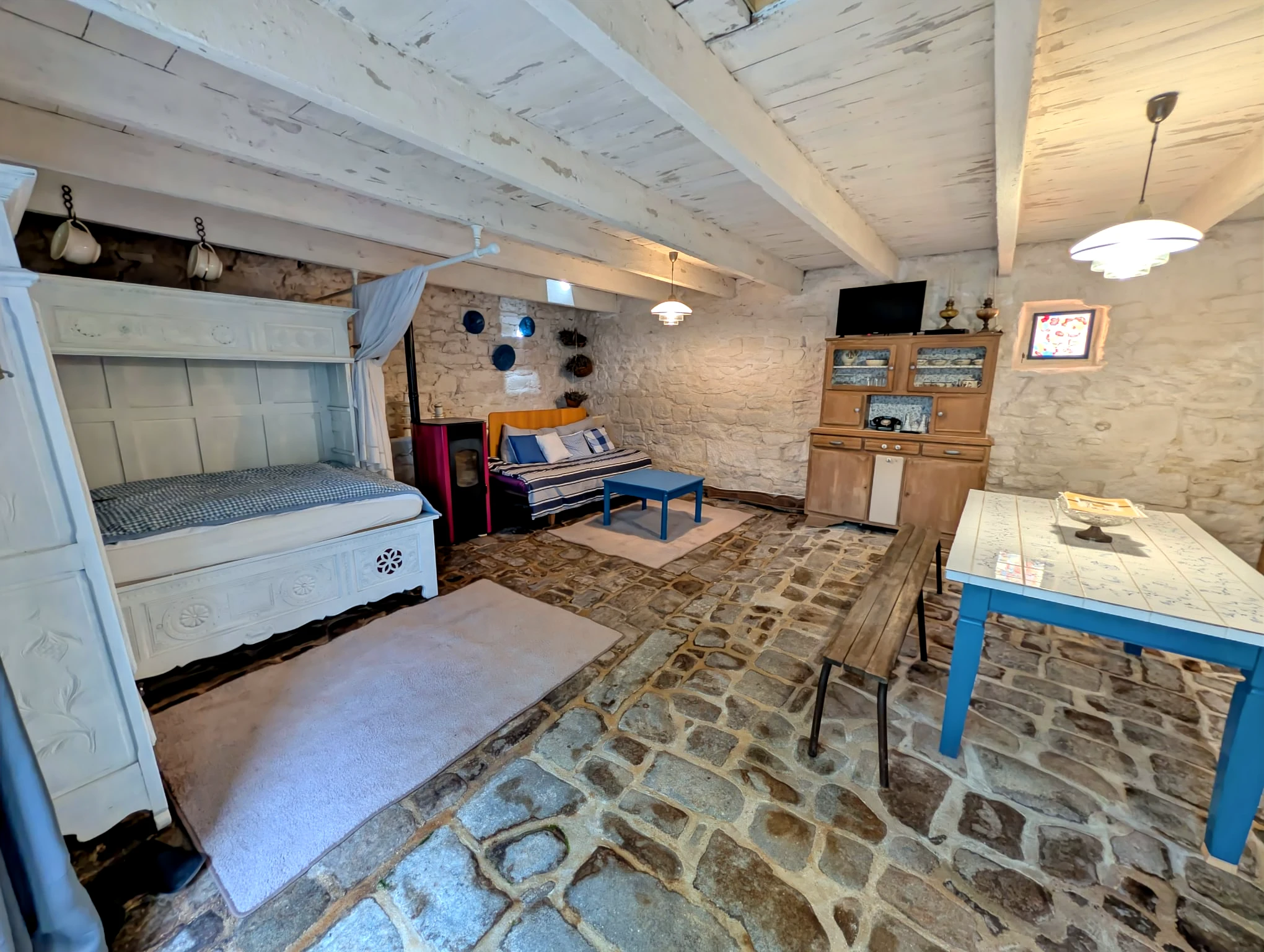 Propriété en France à vendre à Guerlesquin, Finistère - €540 600 - photo 