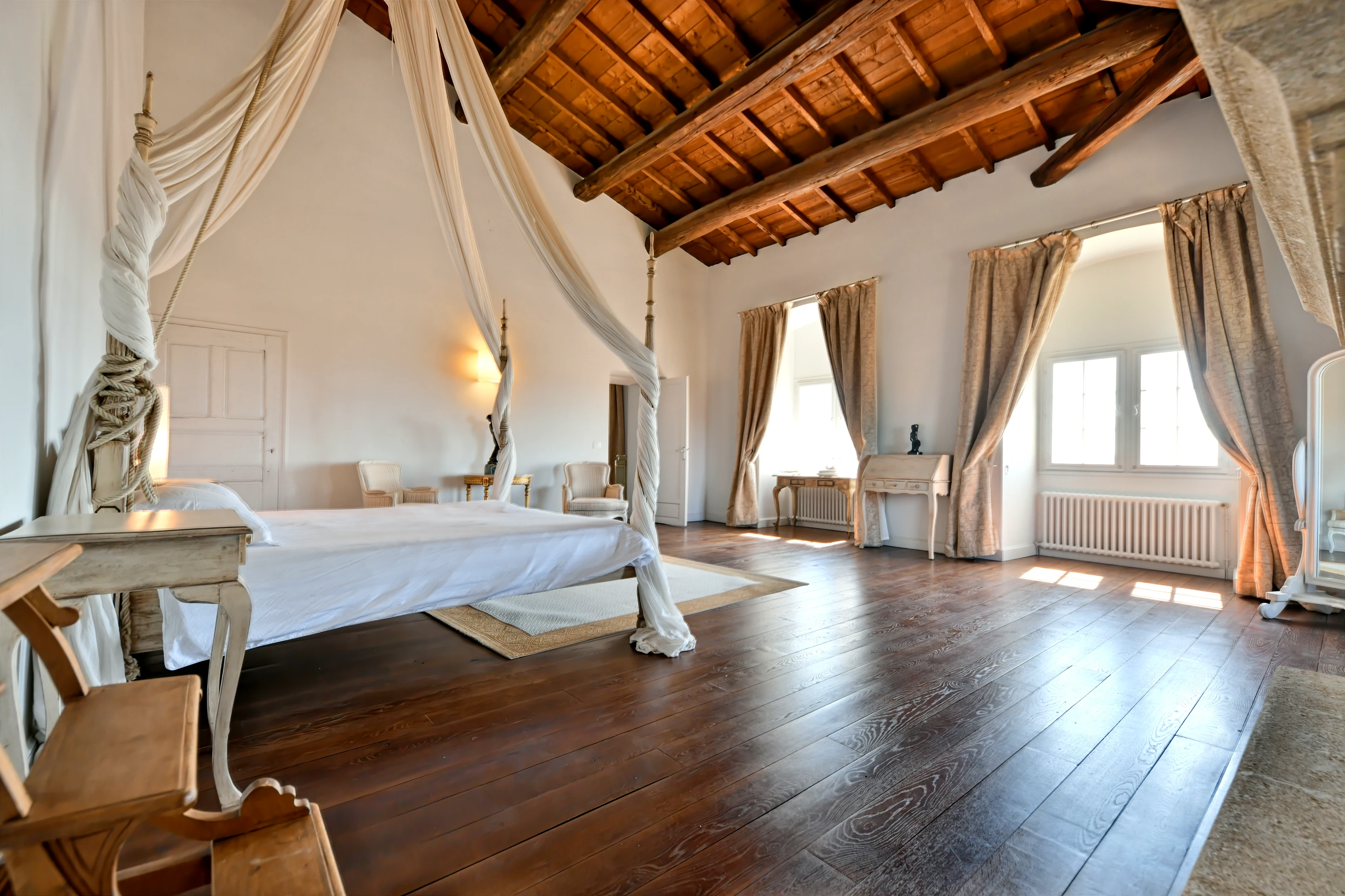 French property for sale in Saint-Maximin, Gard - €2,500,000 - photo 