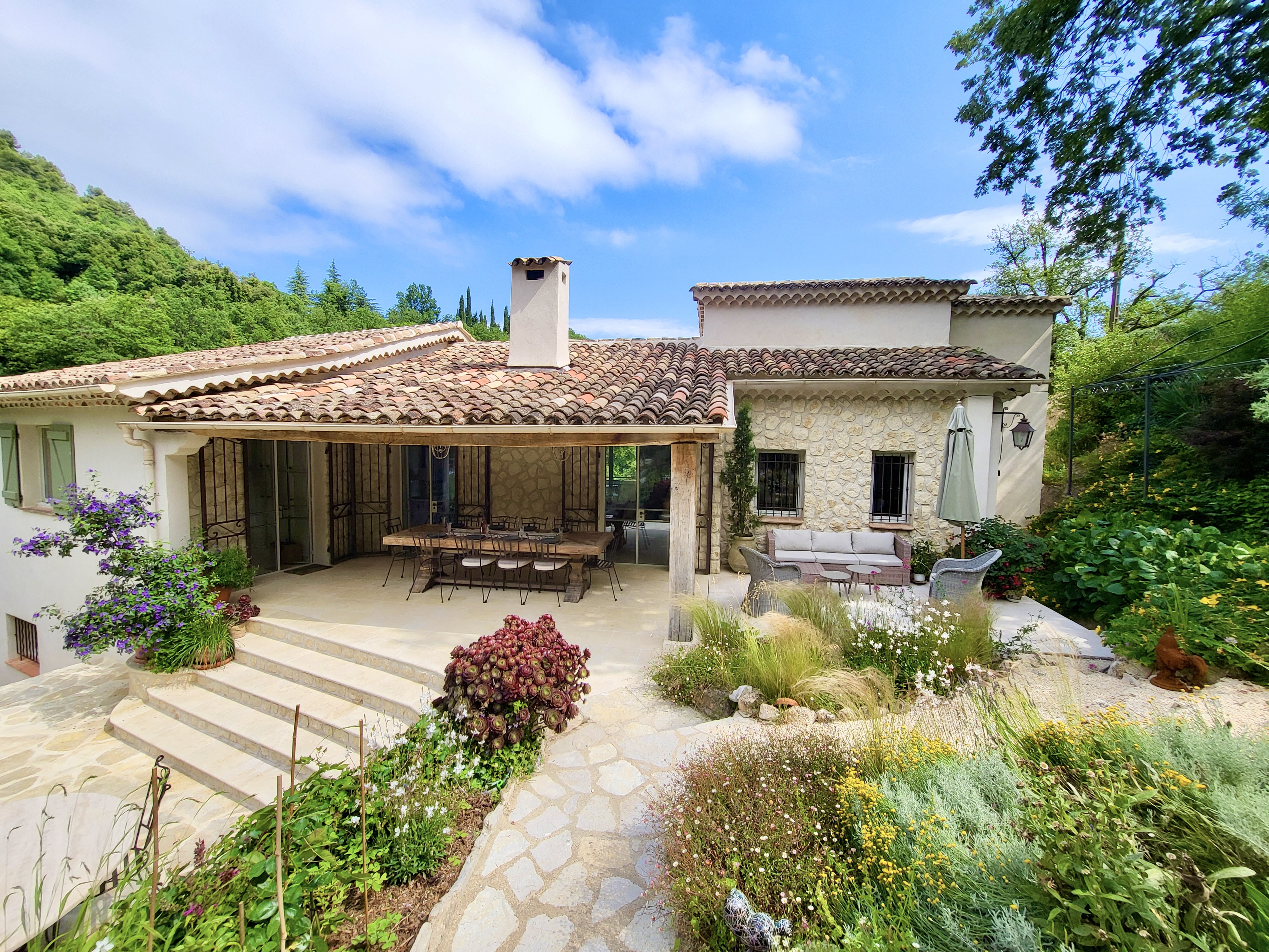 French property for sale in Vence, Alpes-Maritimes - €1,995,000 - photo 