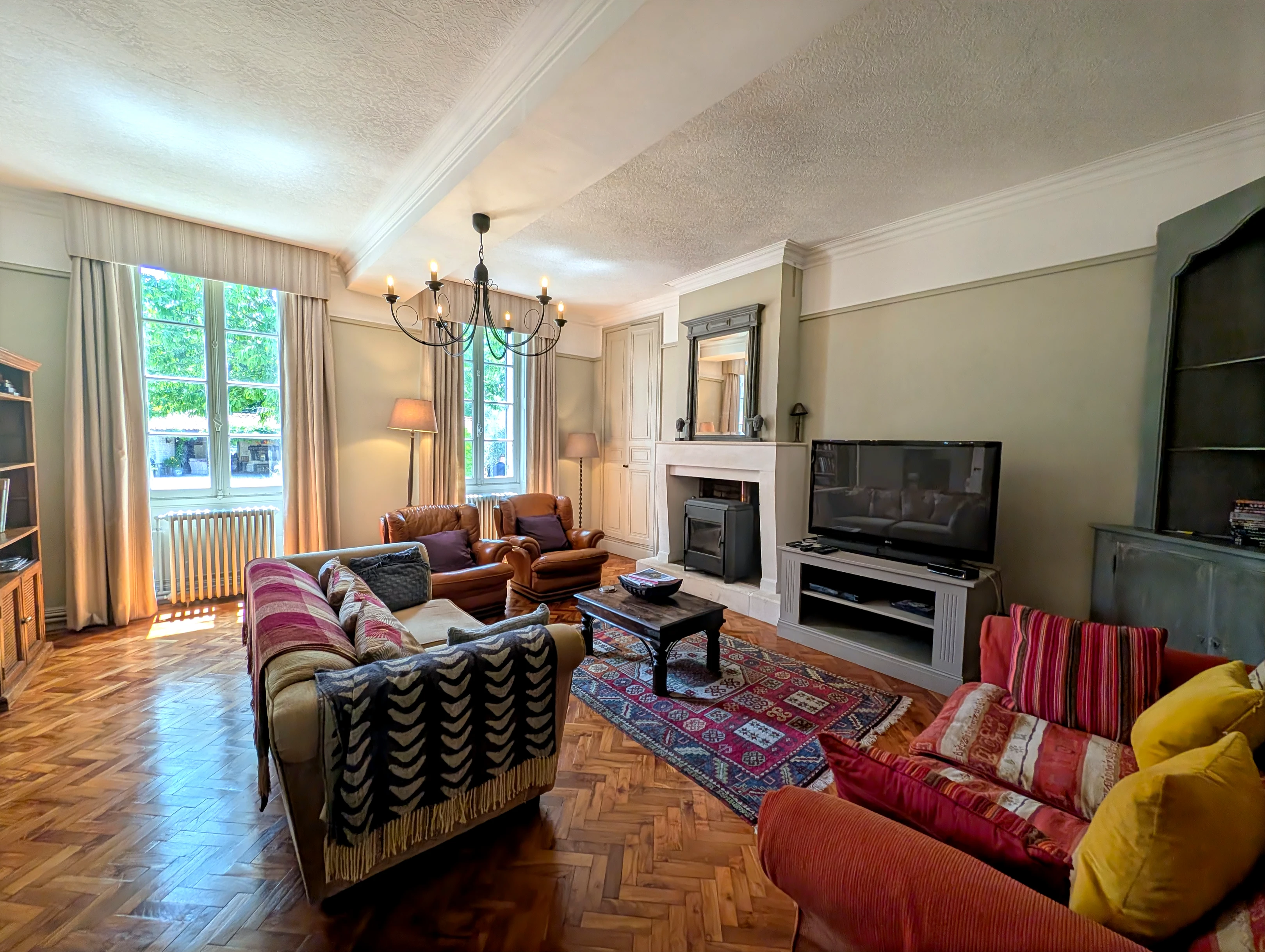 French property for sale in Criteuil-la-Magdeleine, Charente - €649,000 - photo 