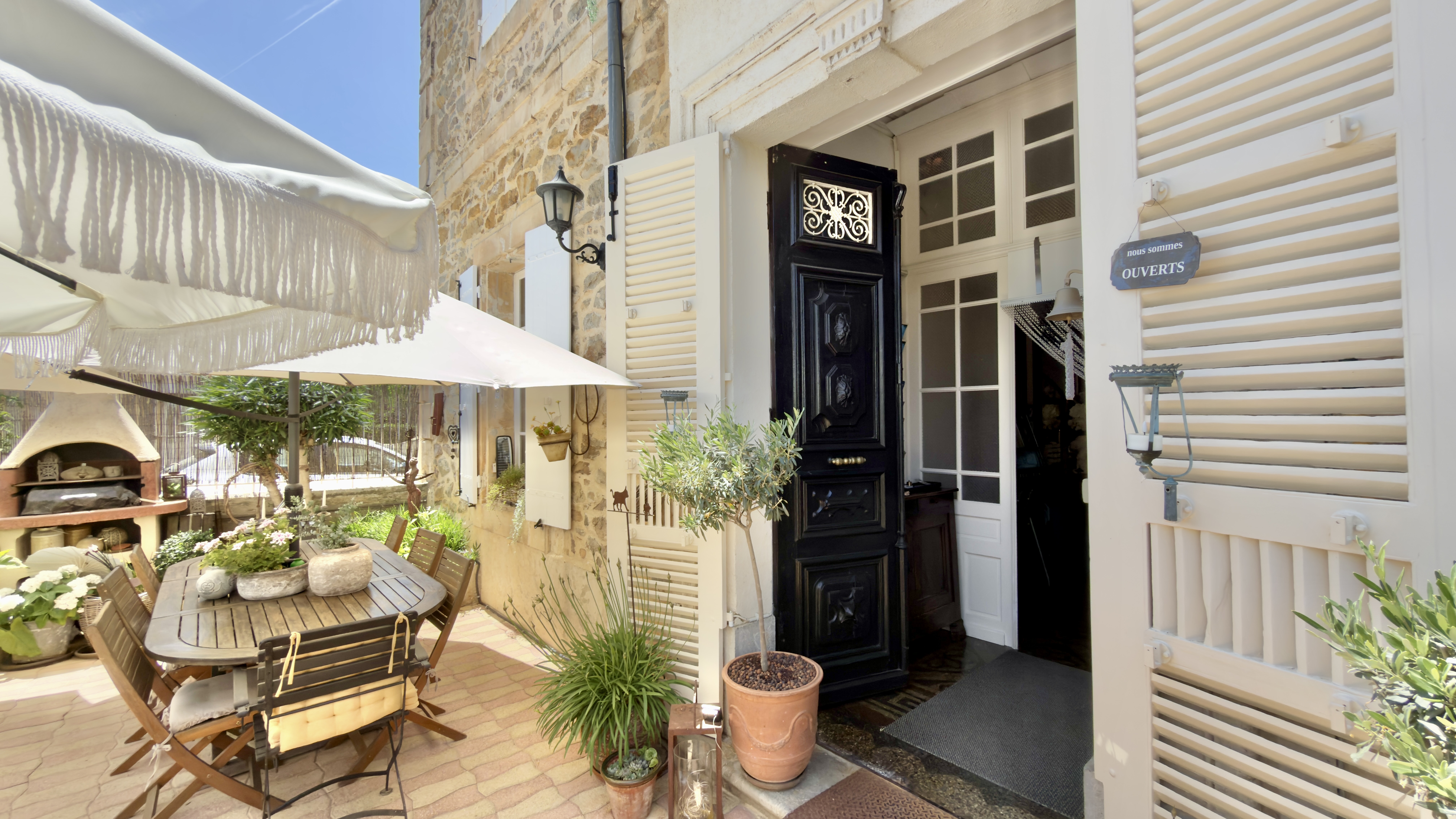 French property for sale in Ginestas, Aude - €895,000 - photo 