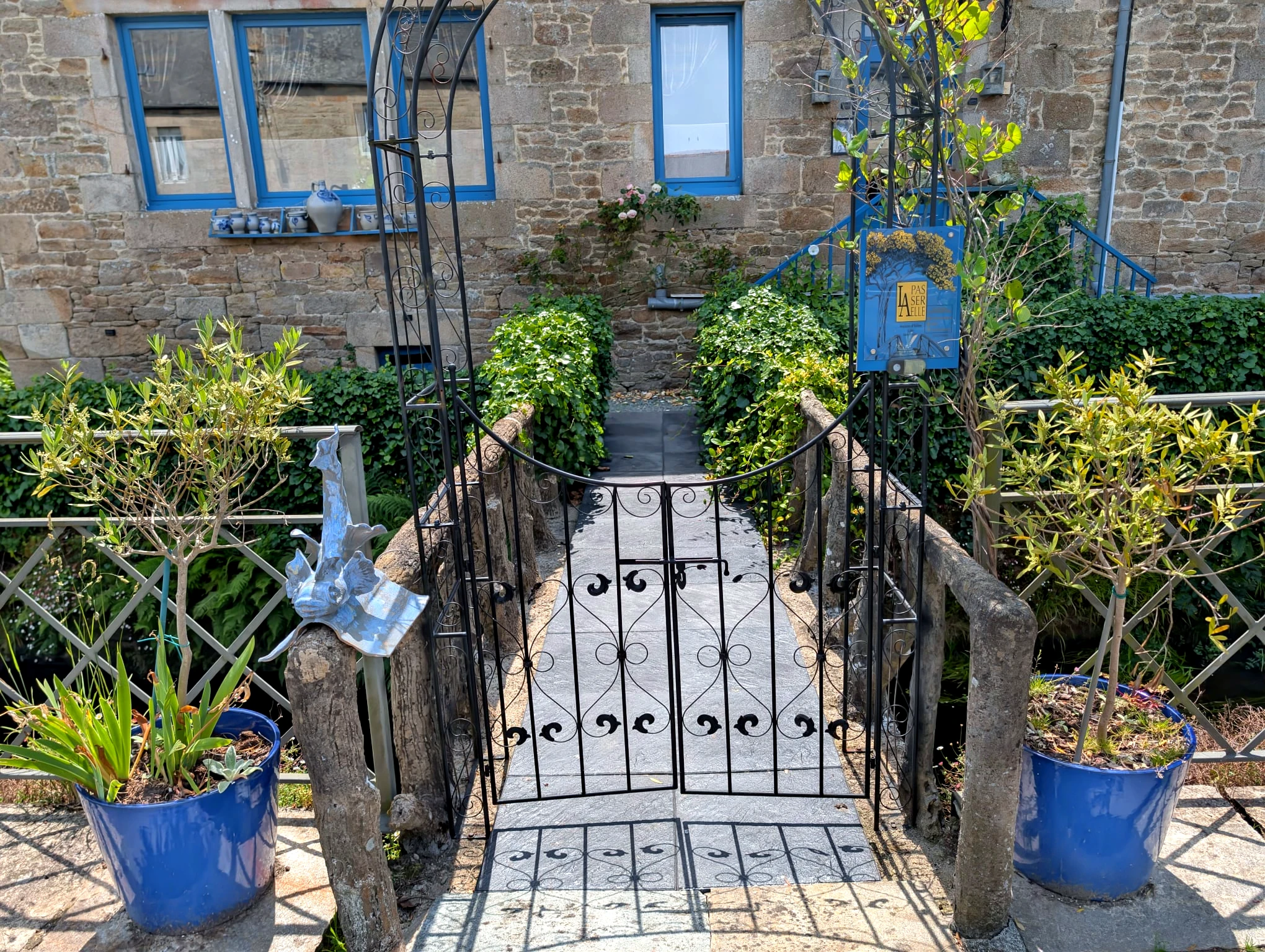 Propriété en France à vendre à Guerlesquin, Finistère - €540 600 - photo 