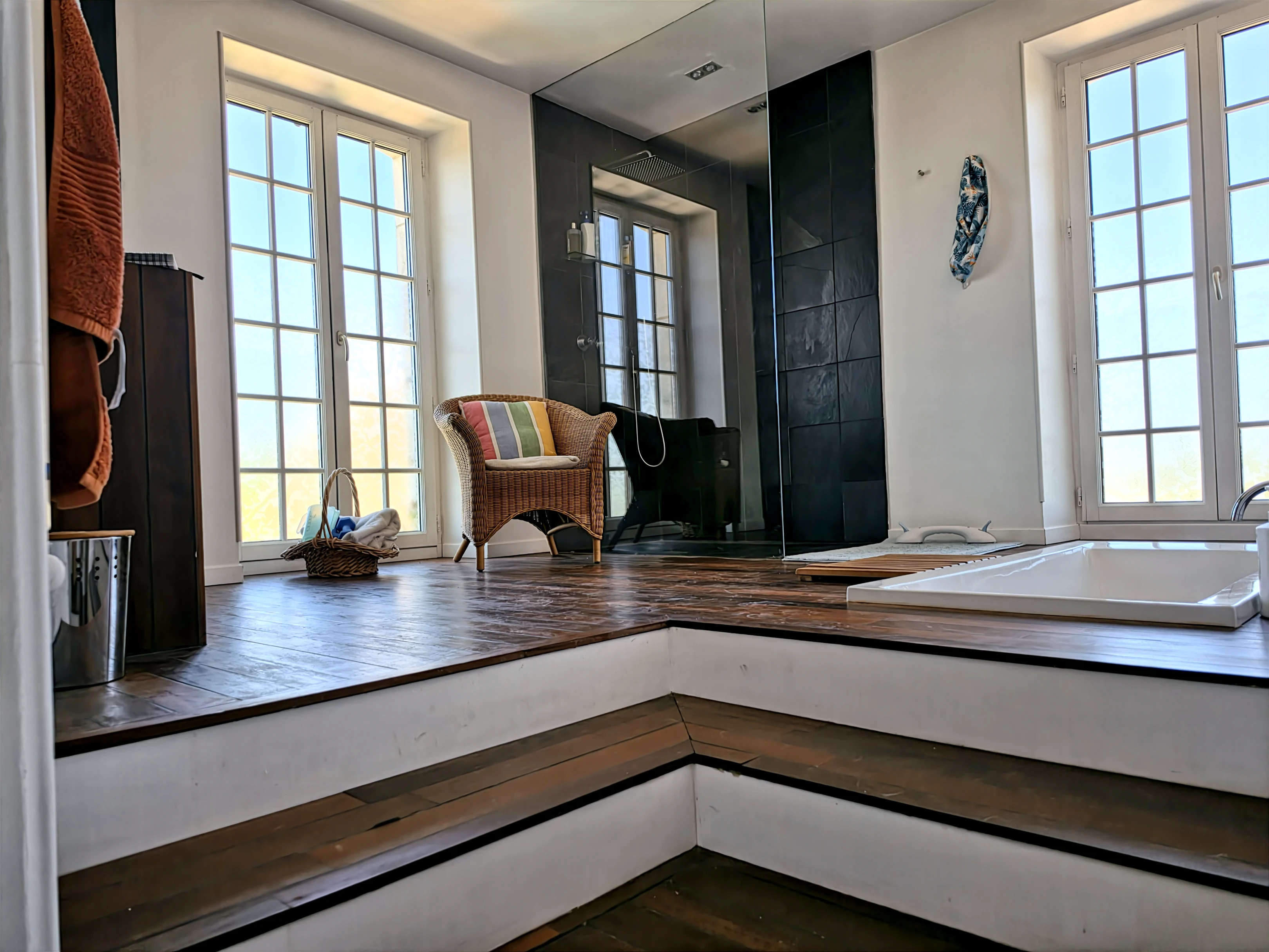 Propriété en France à vendre à Flogny-la-Chapelle, Yonne - €749 999 - photo 