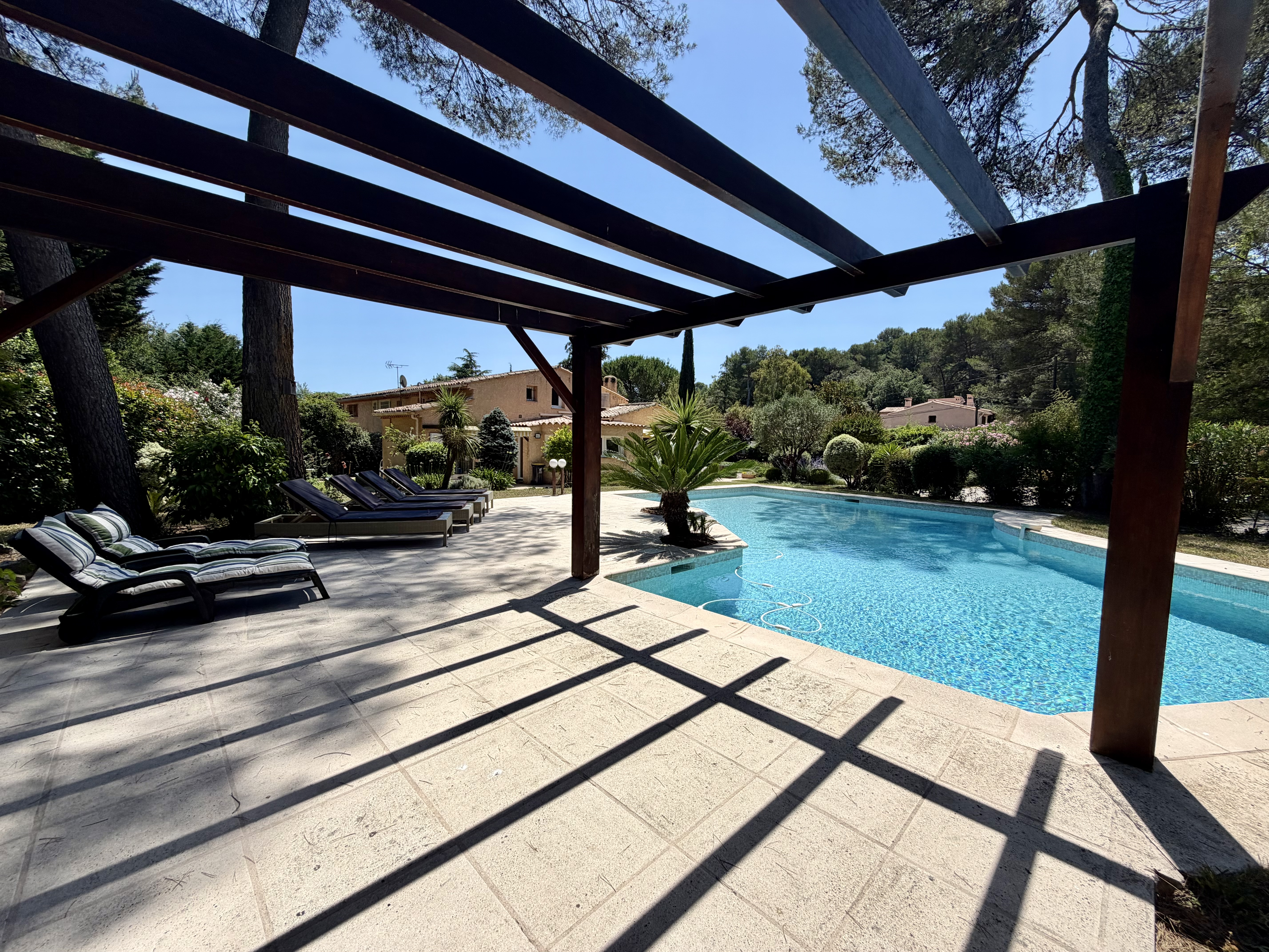 Propriété en France à vendre à Mougins, Alpes-Maritimes - €880 000 - photo 
