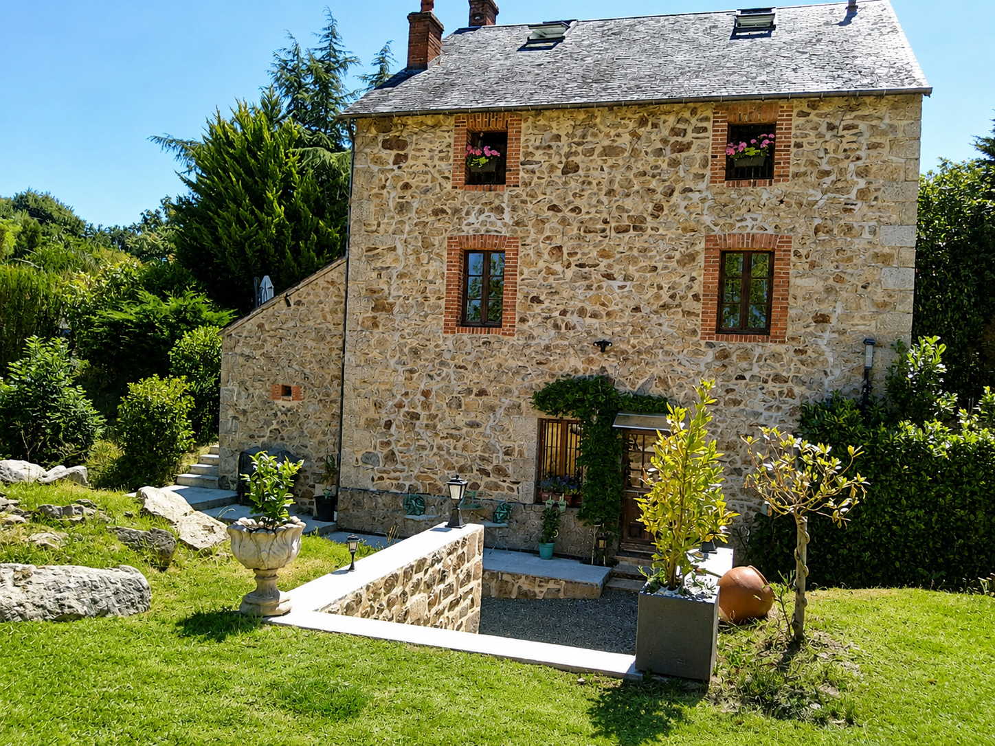 Propriété en France à vendre à Saint-Dizier-les-Domaines, Creuse - €670 000 - photo 