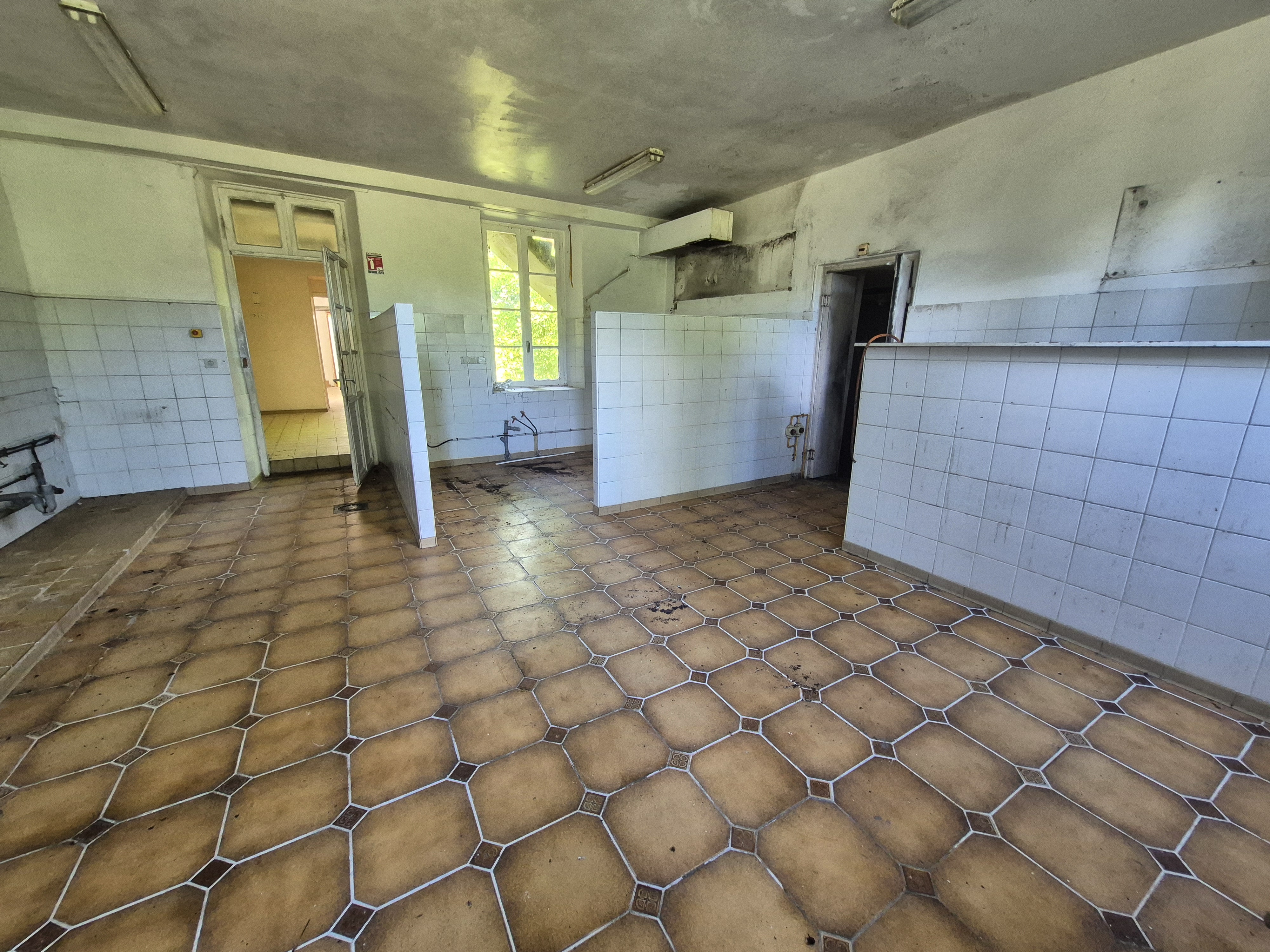 Propriété en France à vendre à Glomel, Côtes-d'Armor - €662 500 - photo 