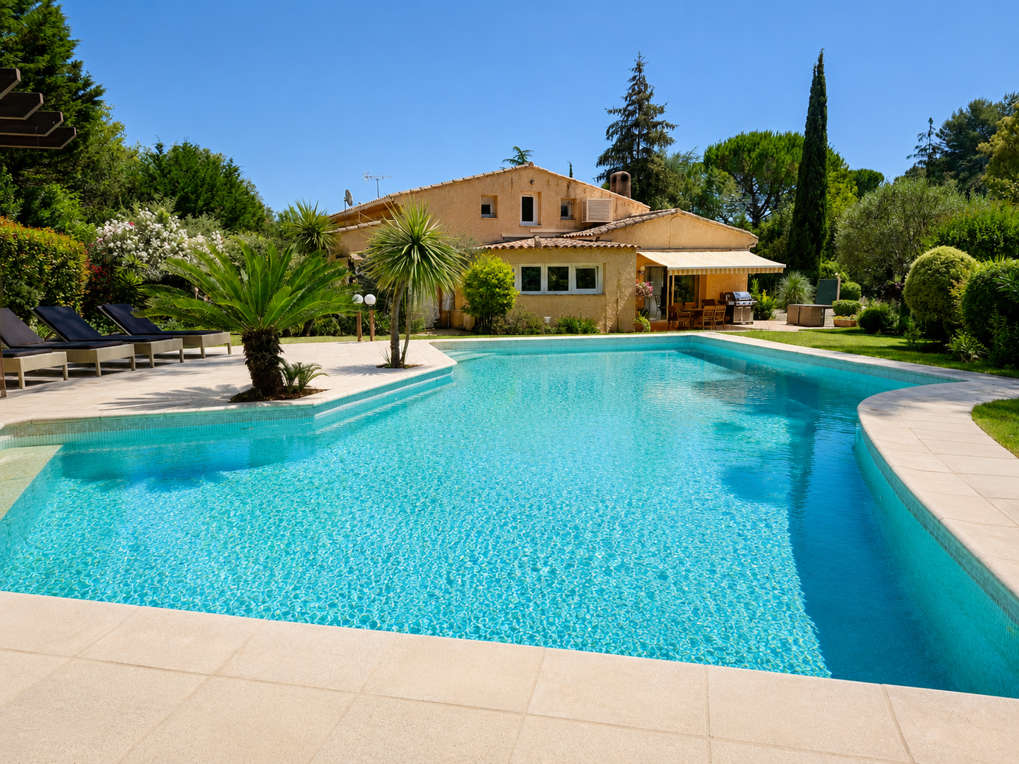 Propriété en France à vendre à Mougins, Alpes-Maritimes - €880 000 - photo 